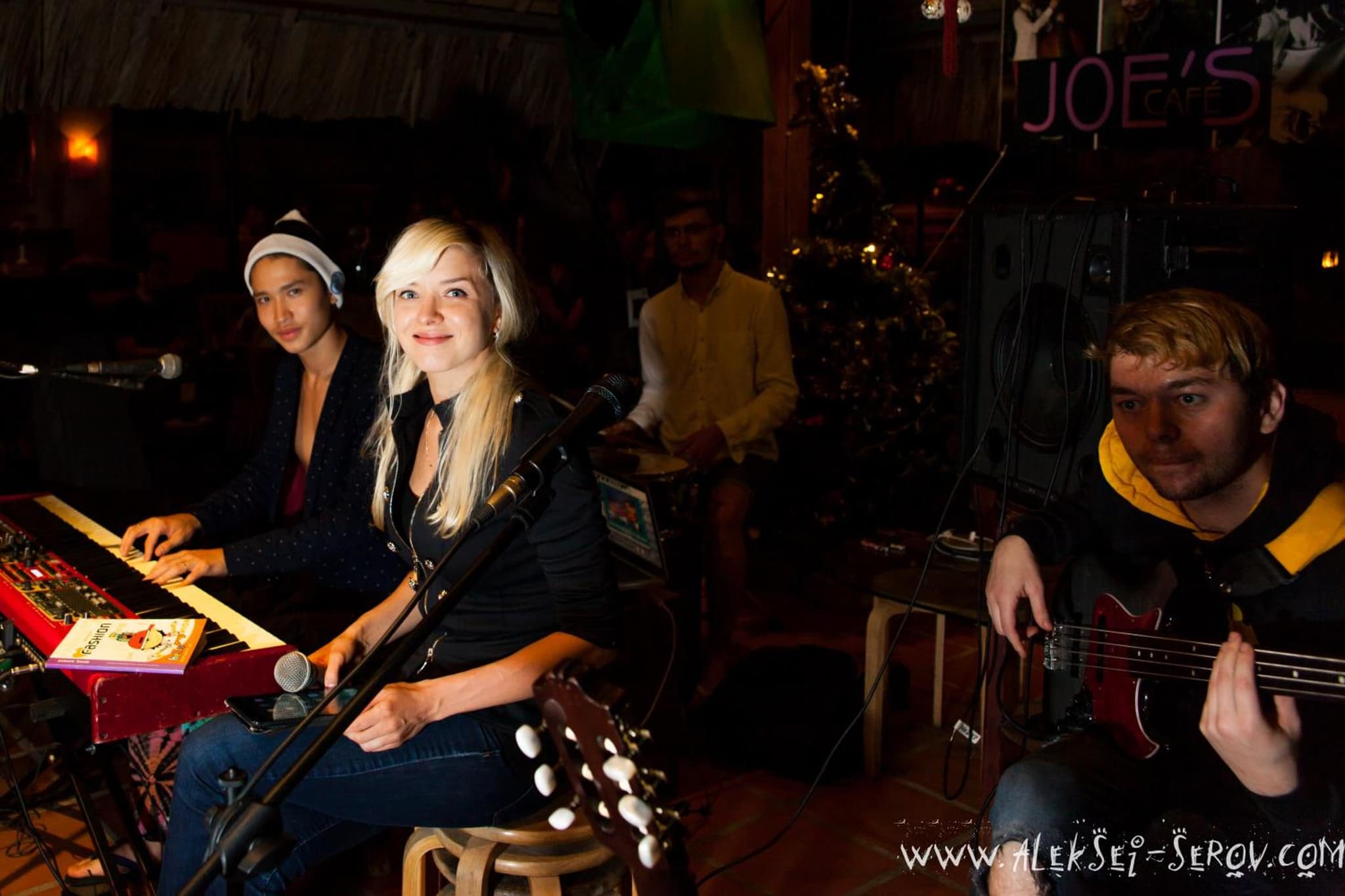 Joe's Cafe & Garden Resort photo 2