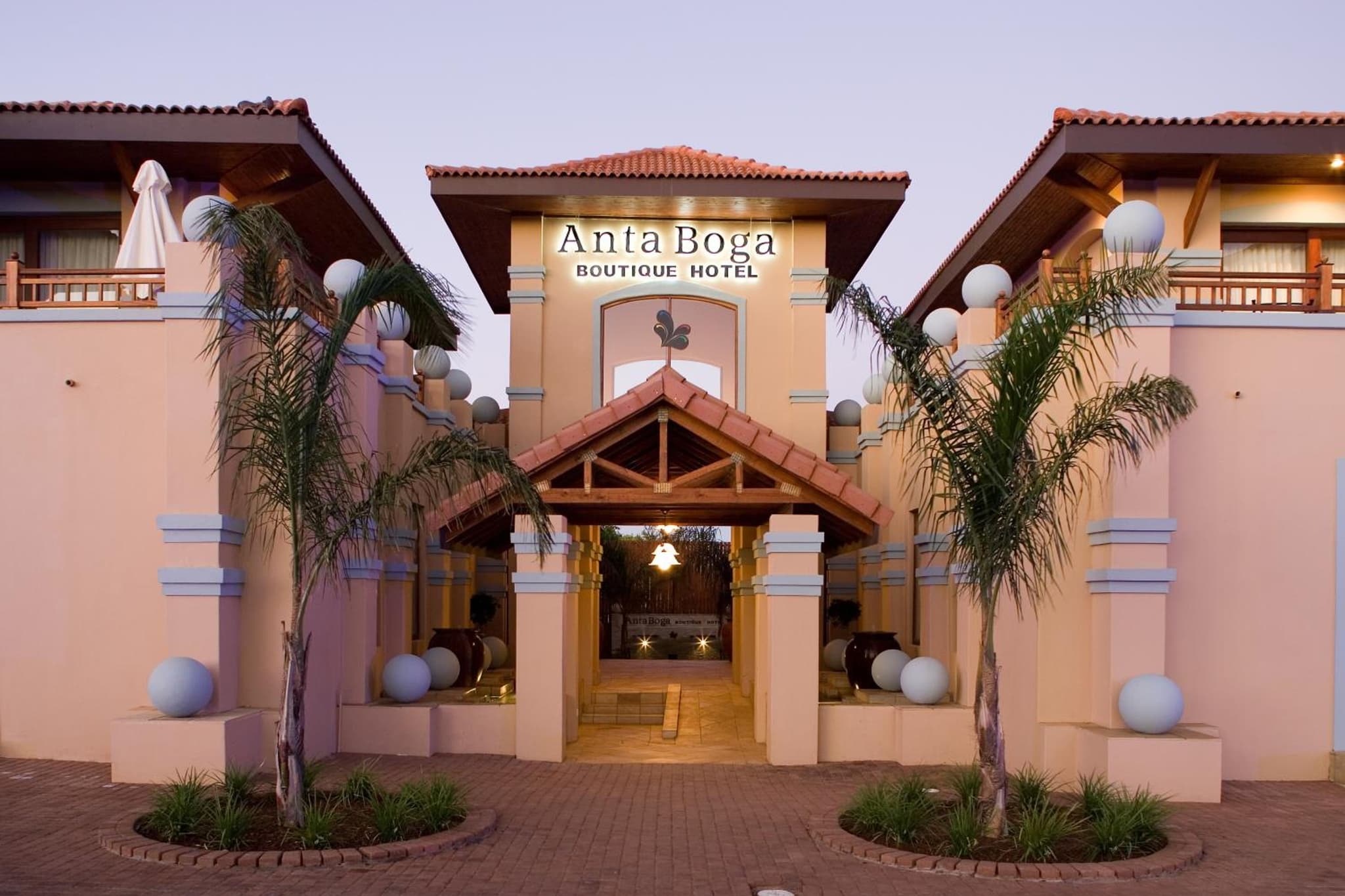 Premier Hotel Anta Boga