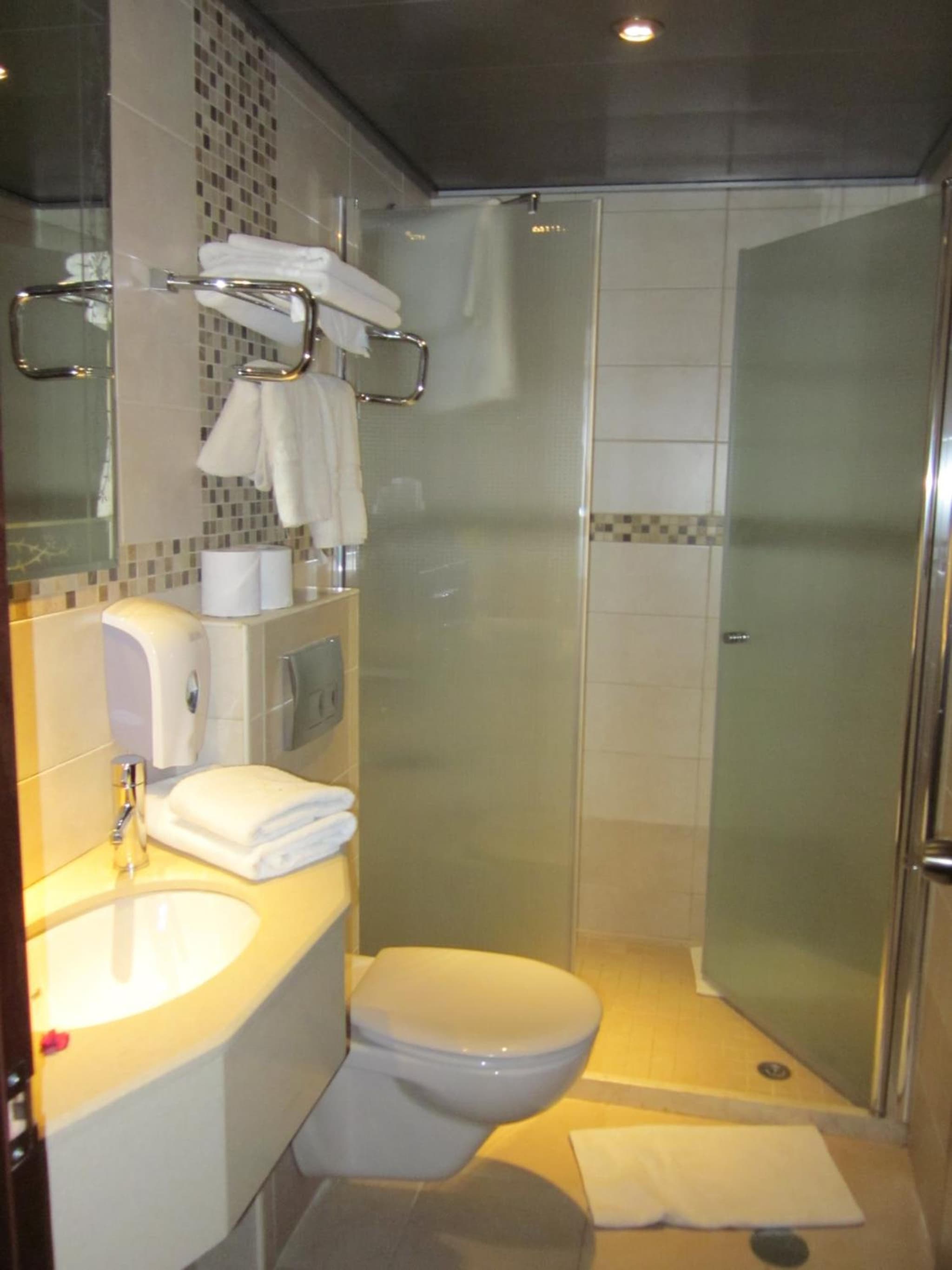 Commodore Hotel photo 3