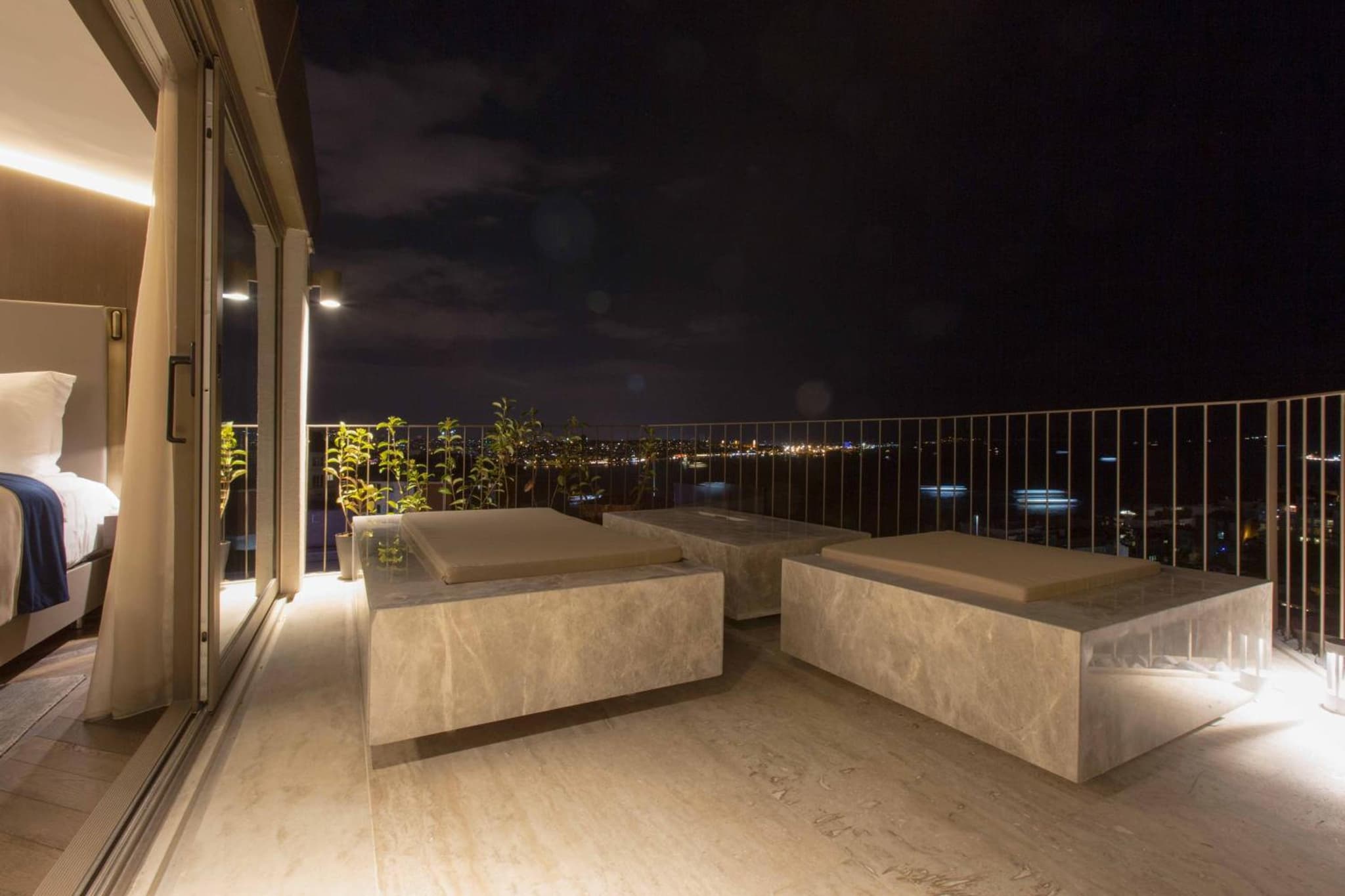 Noble22 Suites-Special Category photo 7
