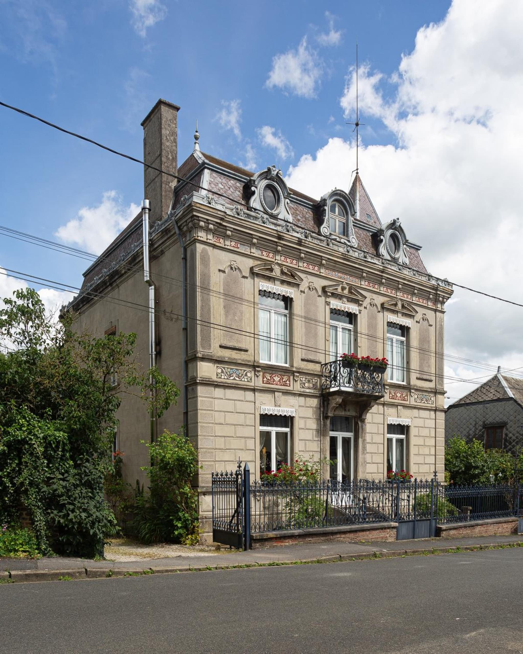 Le Petit Chateau