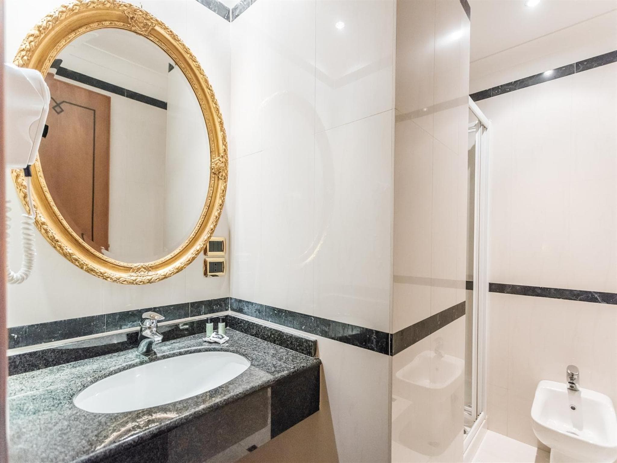 Raeli Hotel Regio photo 6