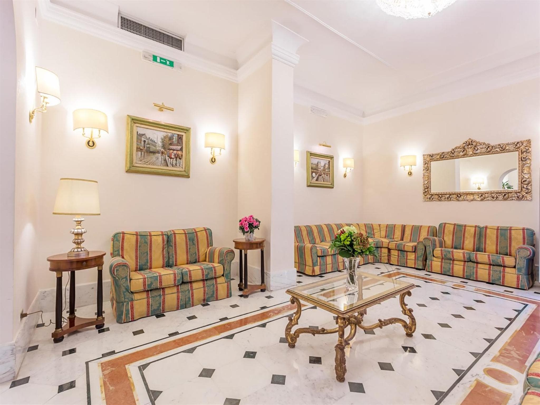 Raeli Hotel Lux photo 5