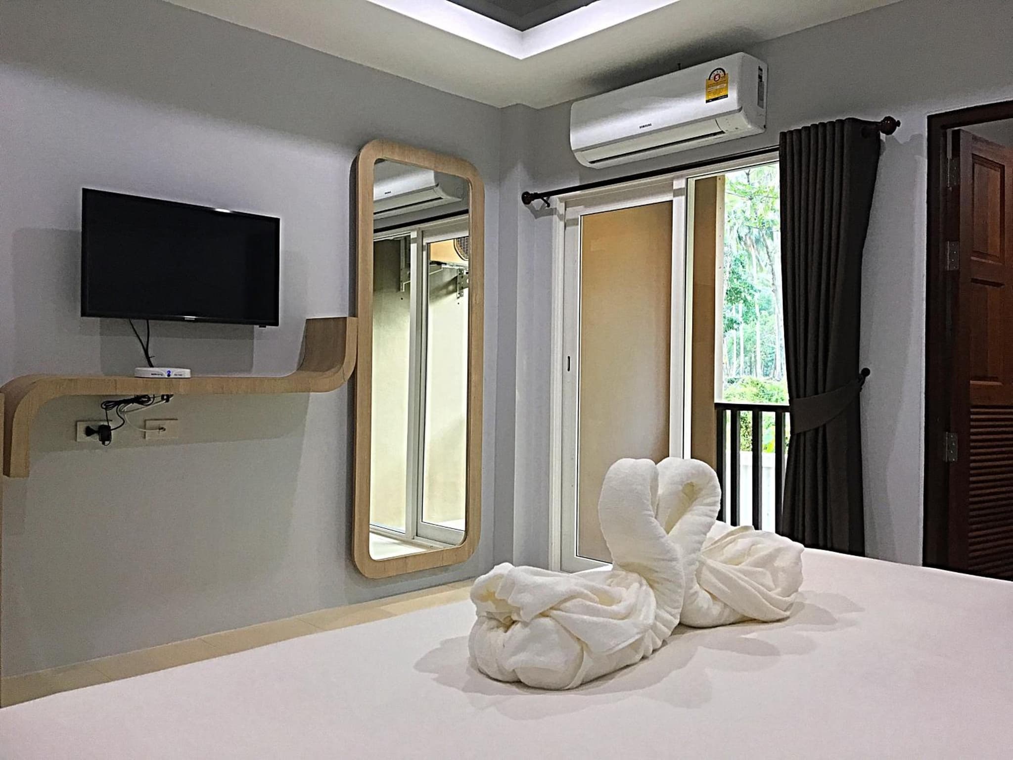 Tonsai Bay Resort photo 5