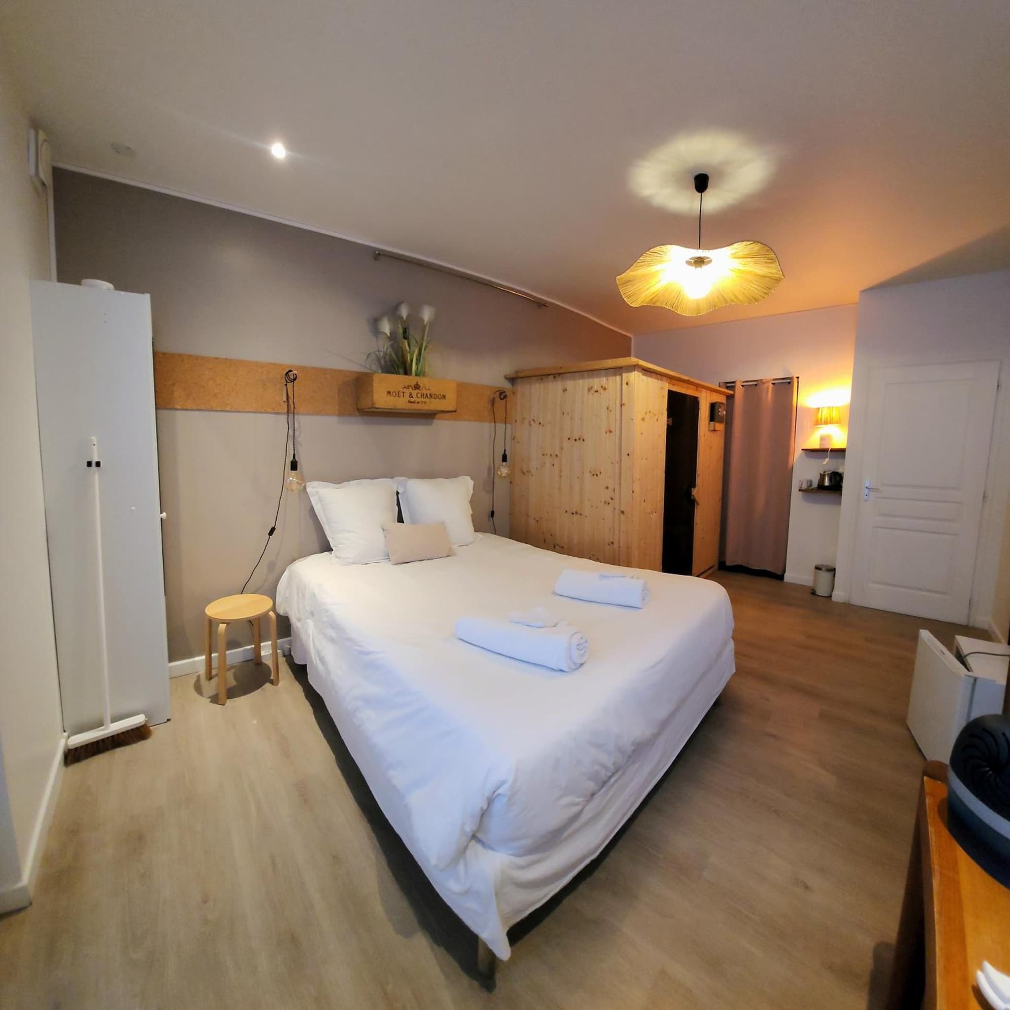 Chambres privées hyper-centre Epernay lit 160x200cm photo 6