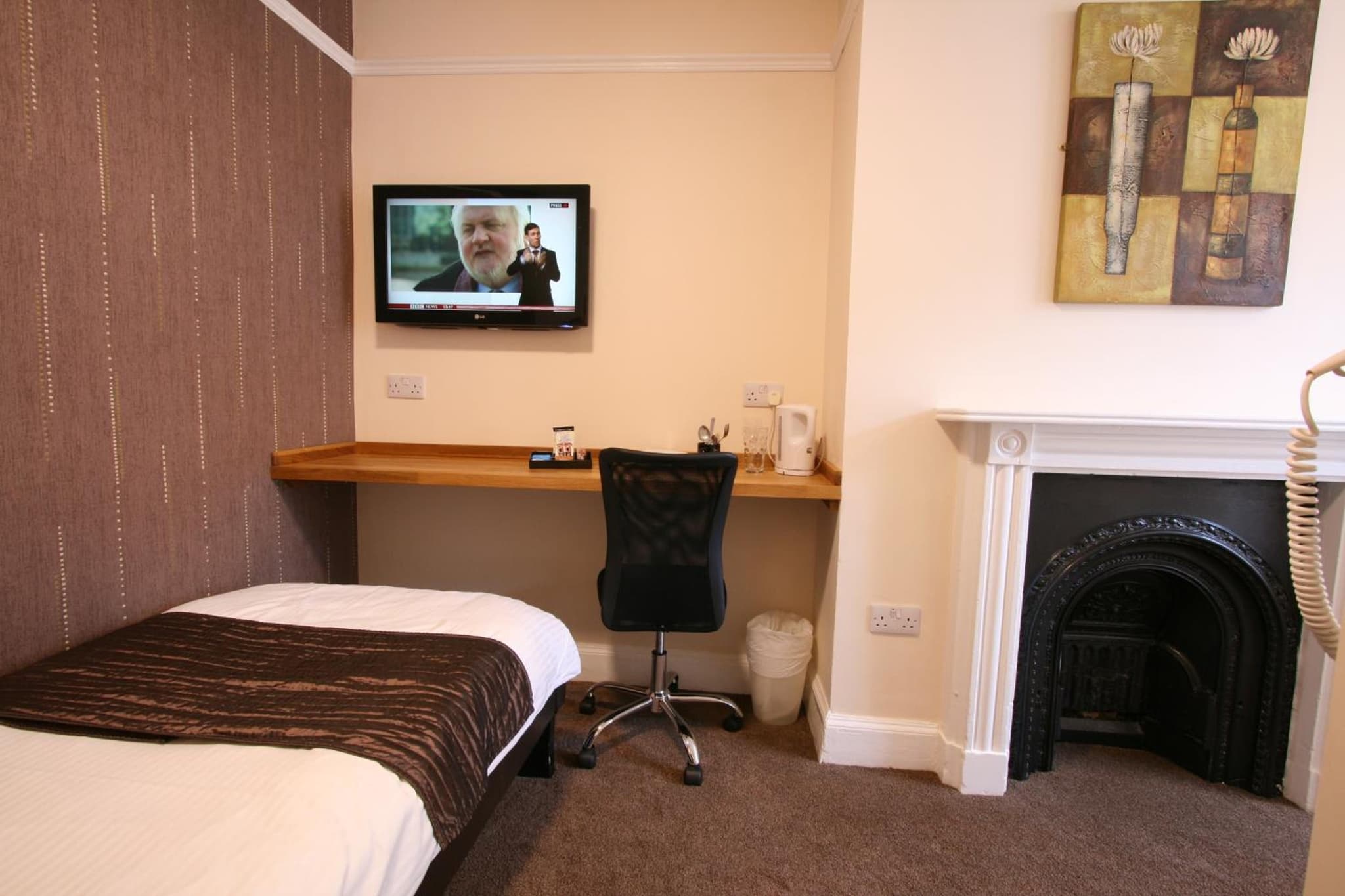 Central Hotel Cheltenham by Roomsbooked photo 6