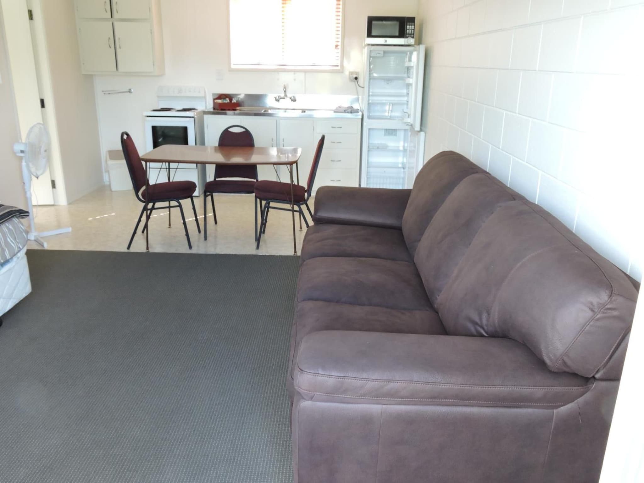 Maple Lodge Motel photo 8