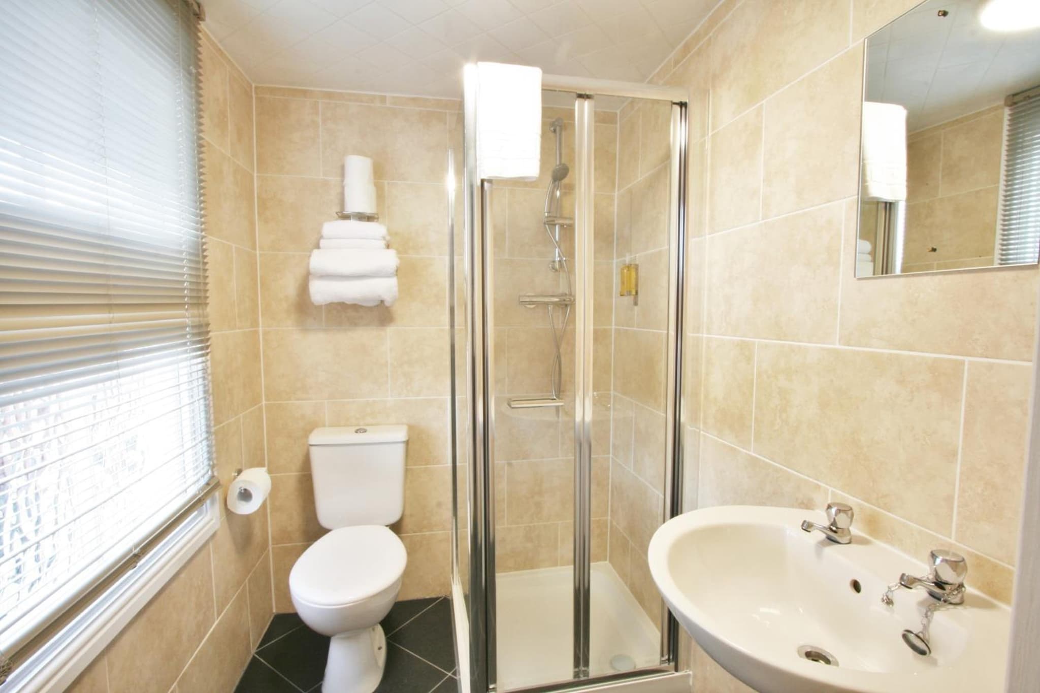 Central Hotel Cheltenham by Roomsbooked photo 5