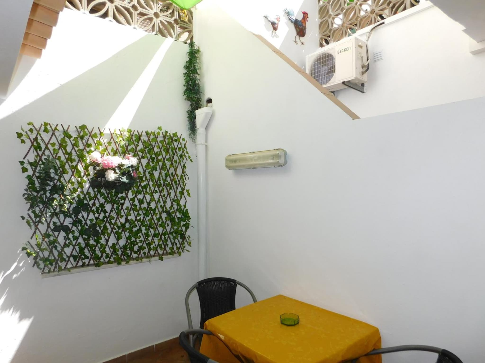 Dinas Guesthouse photo 8