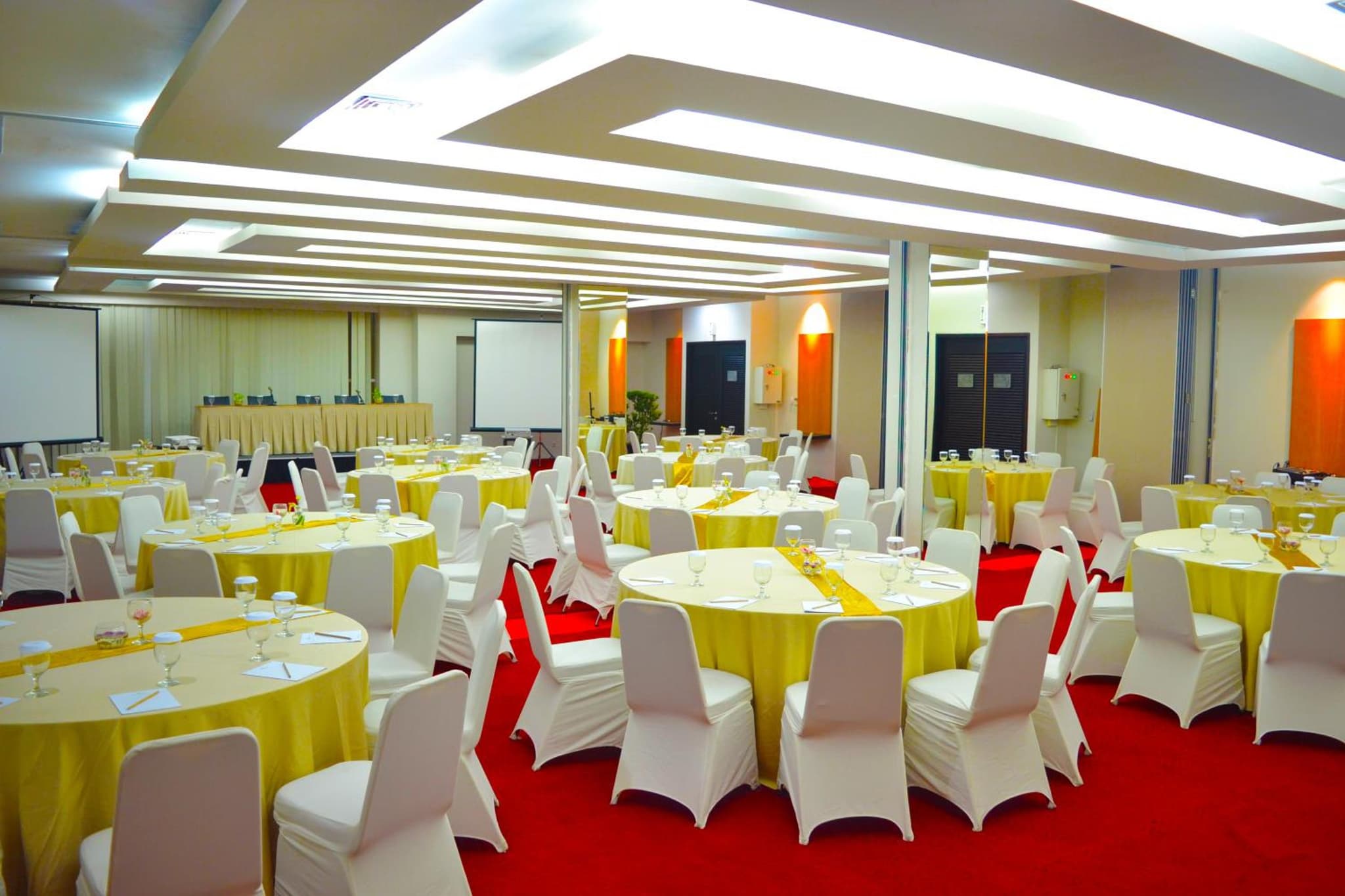 Hotel Santika BSD City-Serpong photo 4