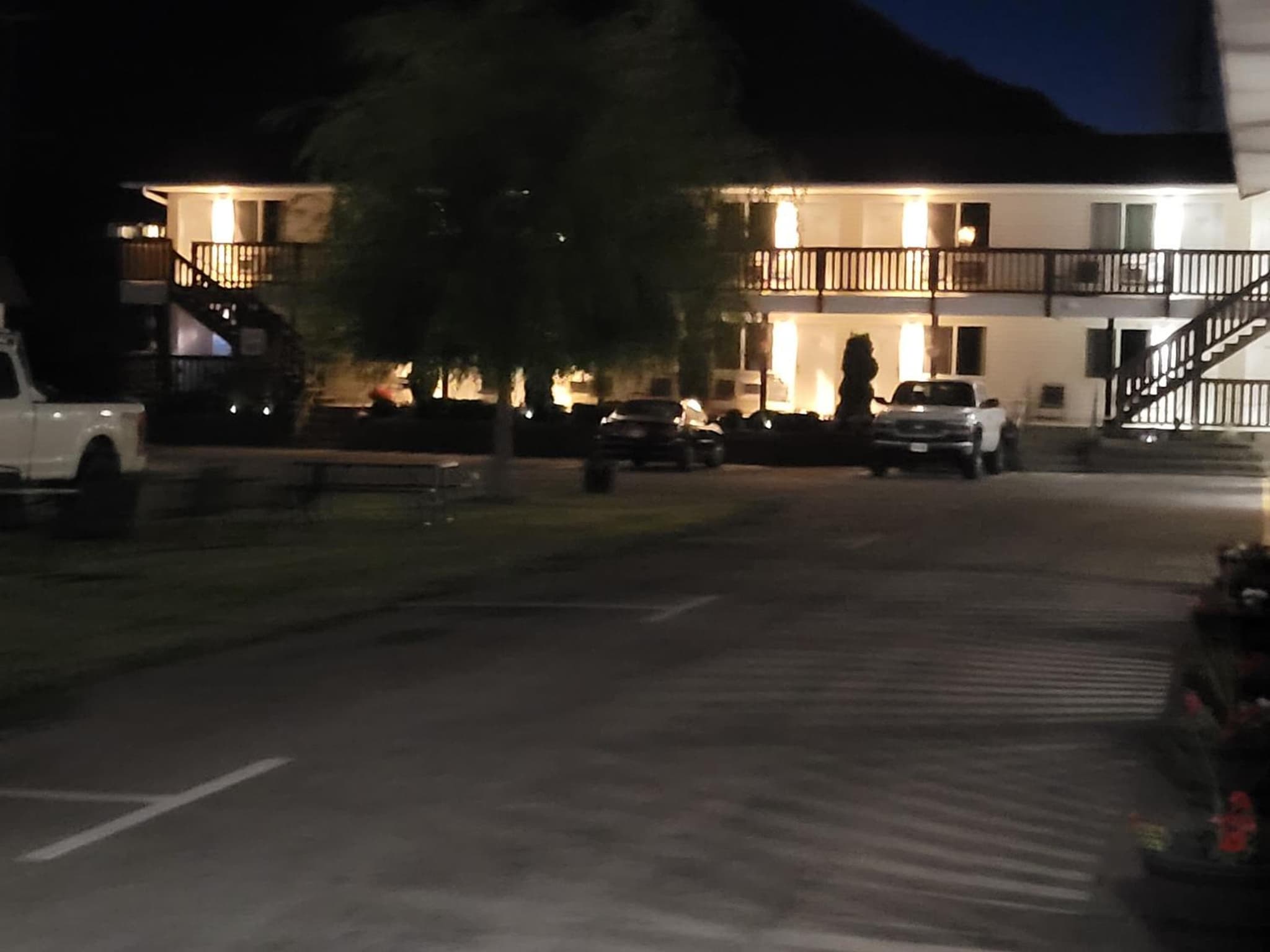 Elks Motel photo 7