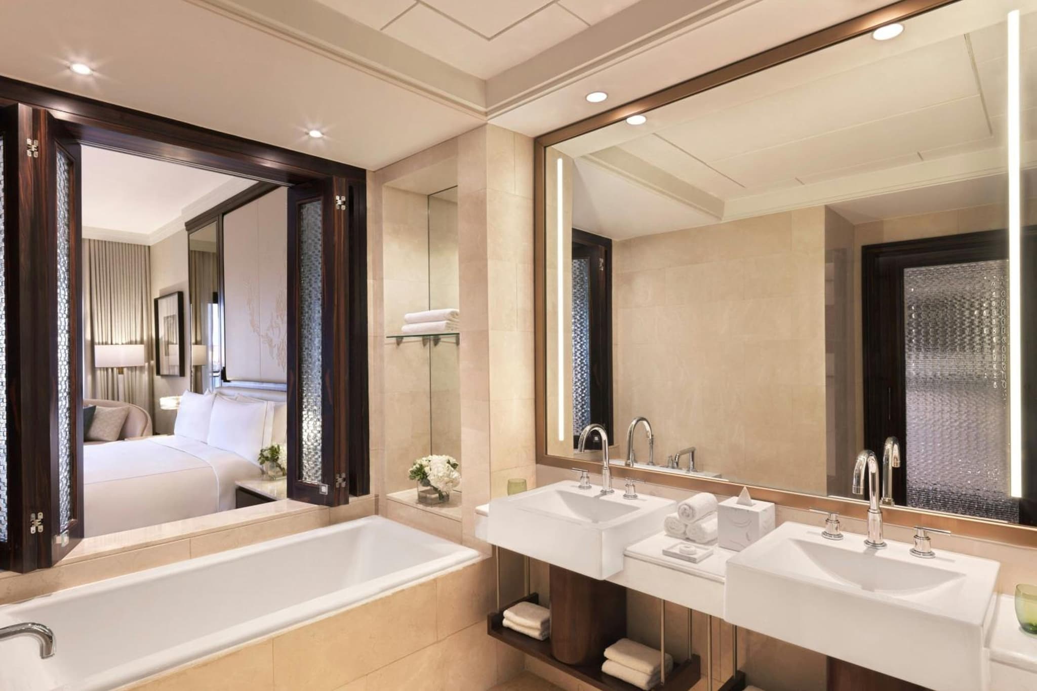 The Ritz-Carlton Abu Dhabi, Grand Canal photo 7
