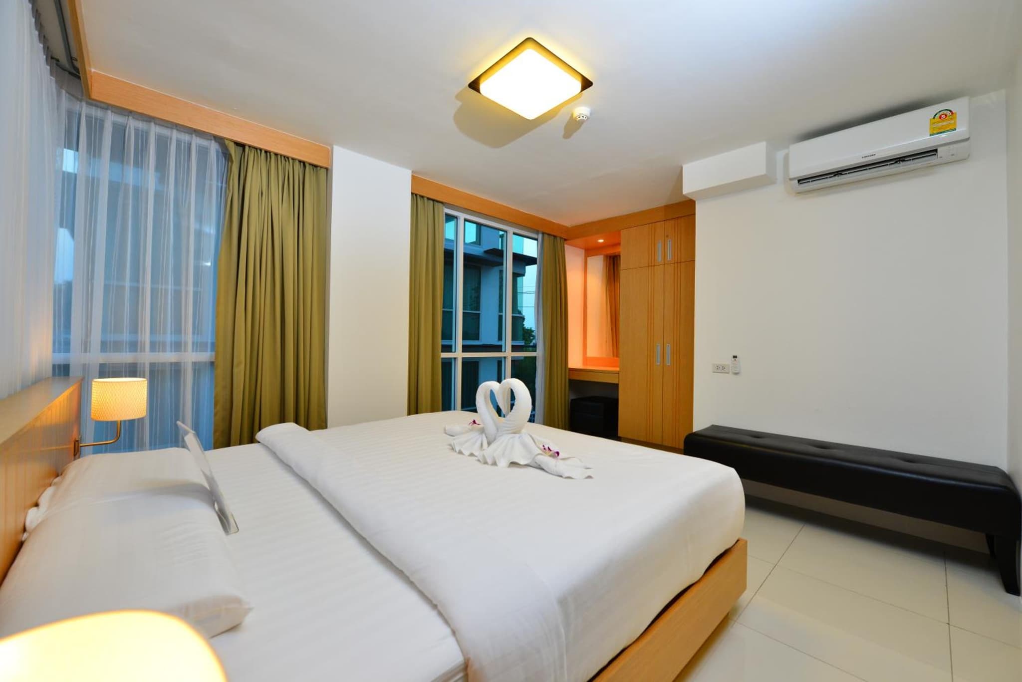 Modern Thai Suites photo 5