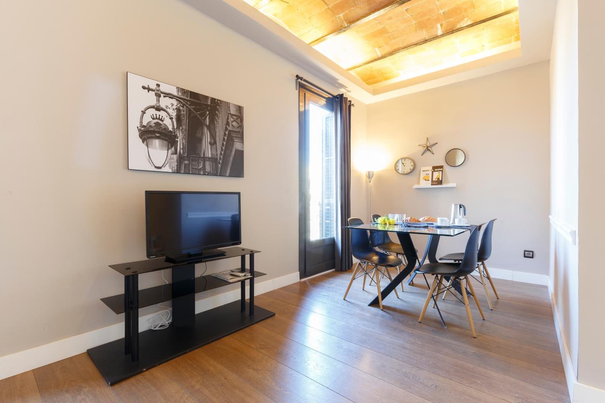 AinB Eixample-Miro Apartments photo 7