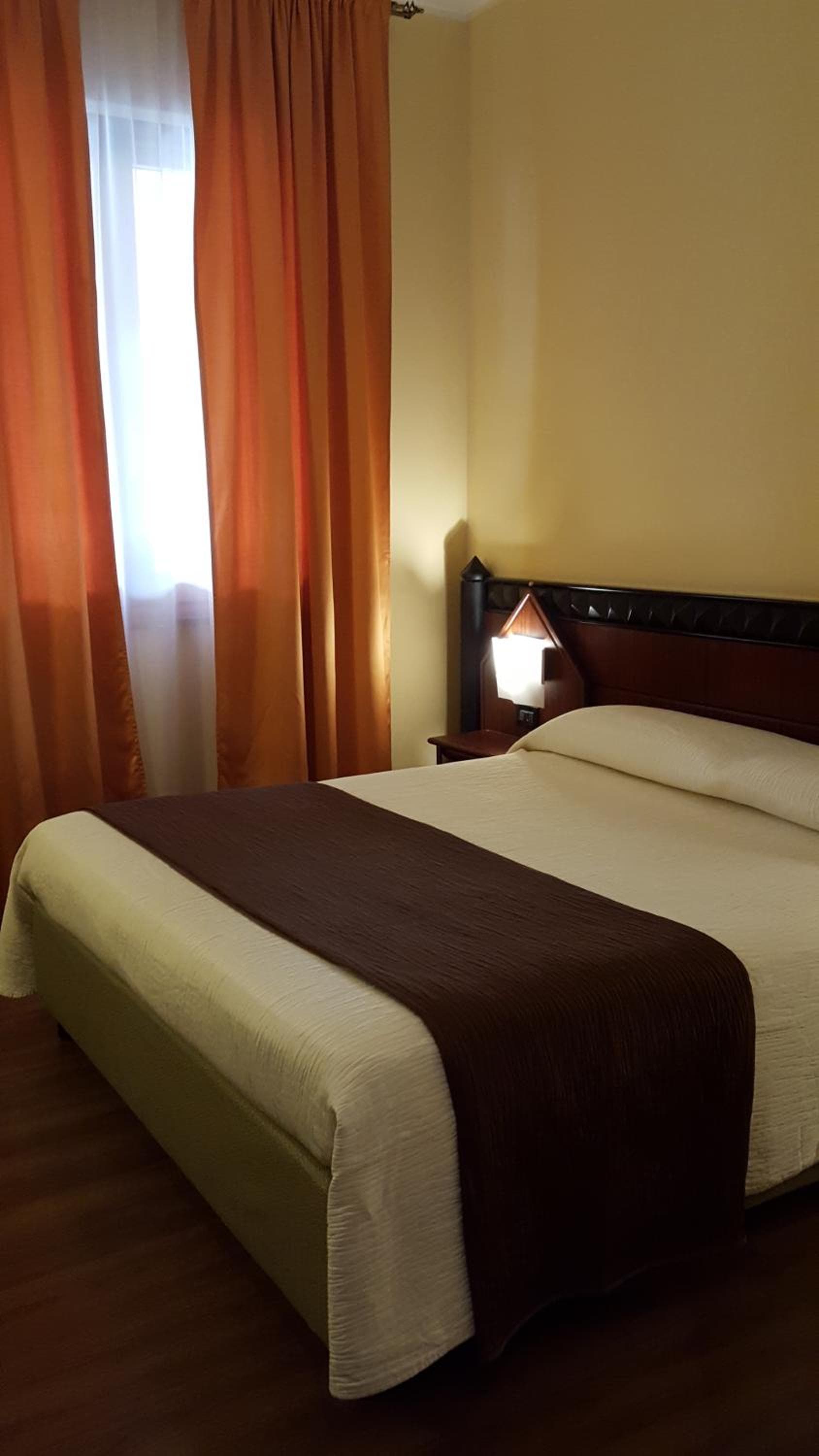 Hotel Motel Flower photo 8