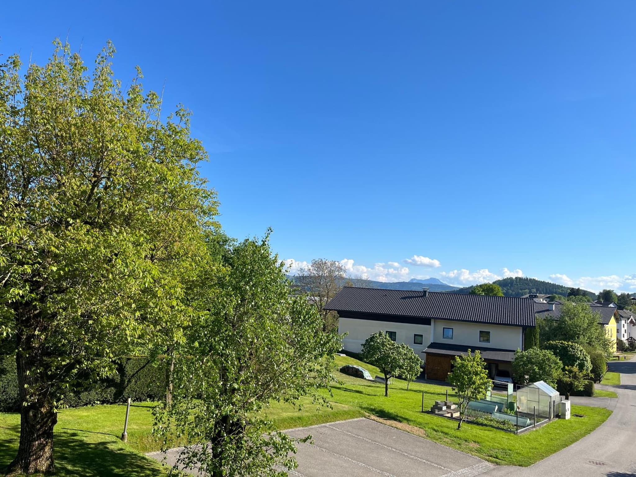 Gästehaus Jedinger - Easy Lake Access by Tram photo 2