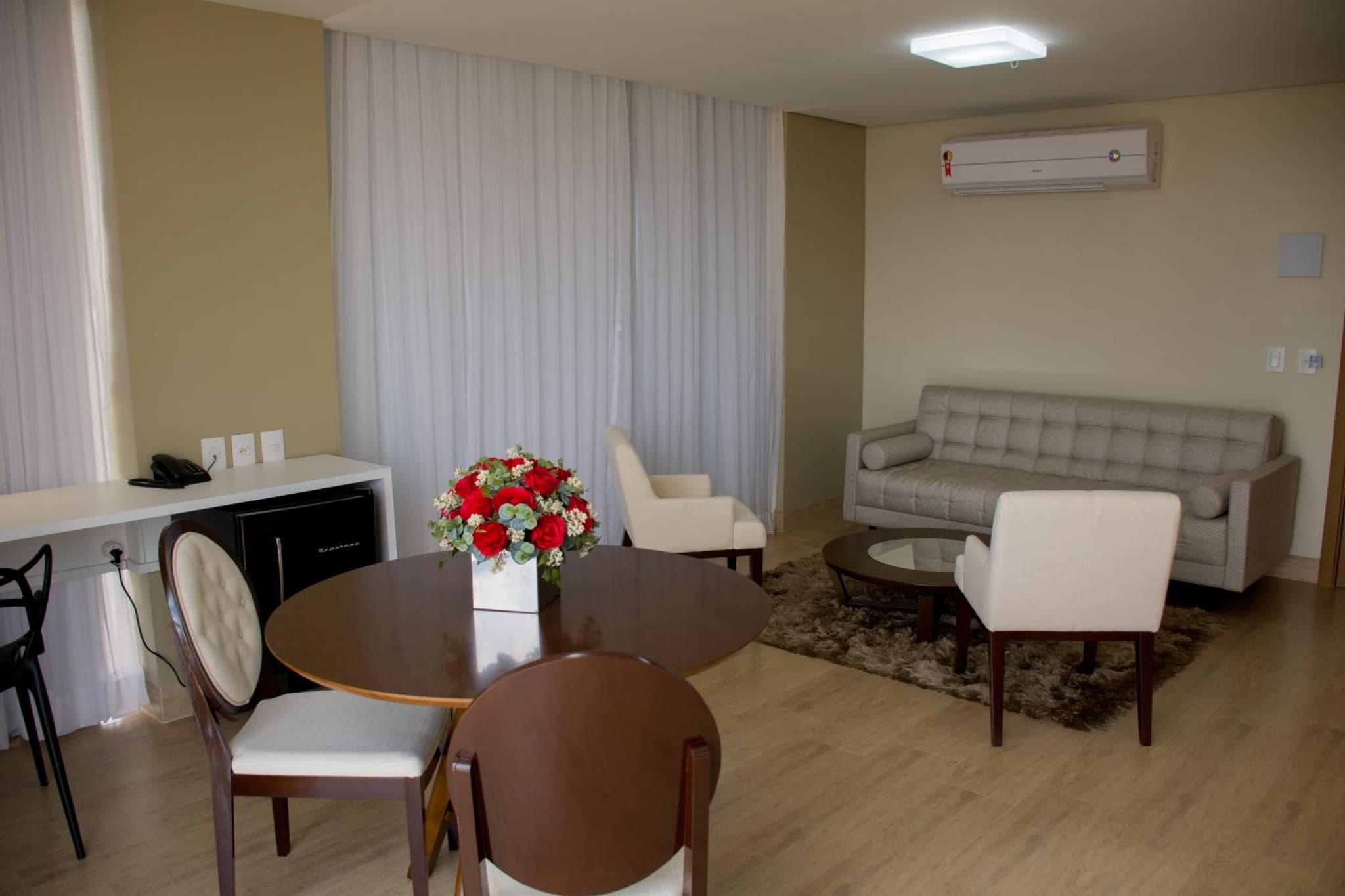 Select Hotel photo 2