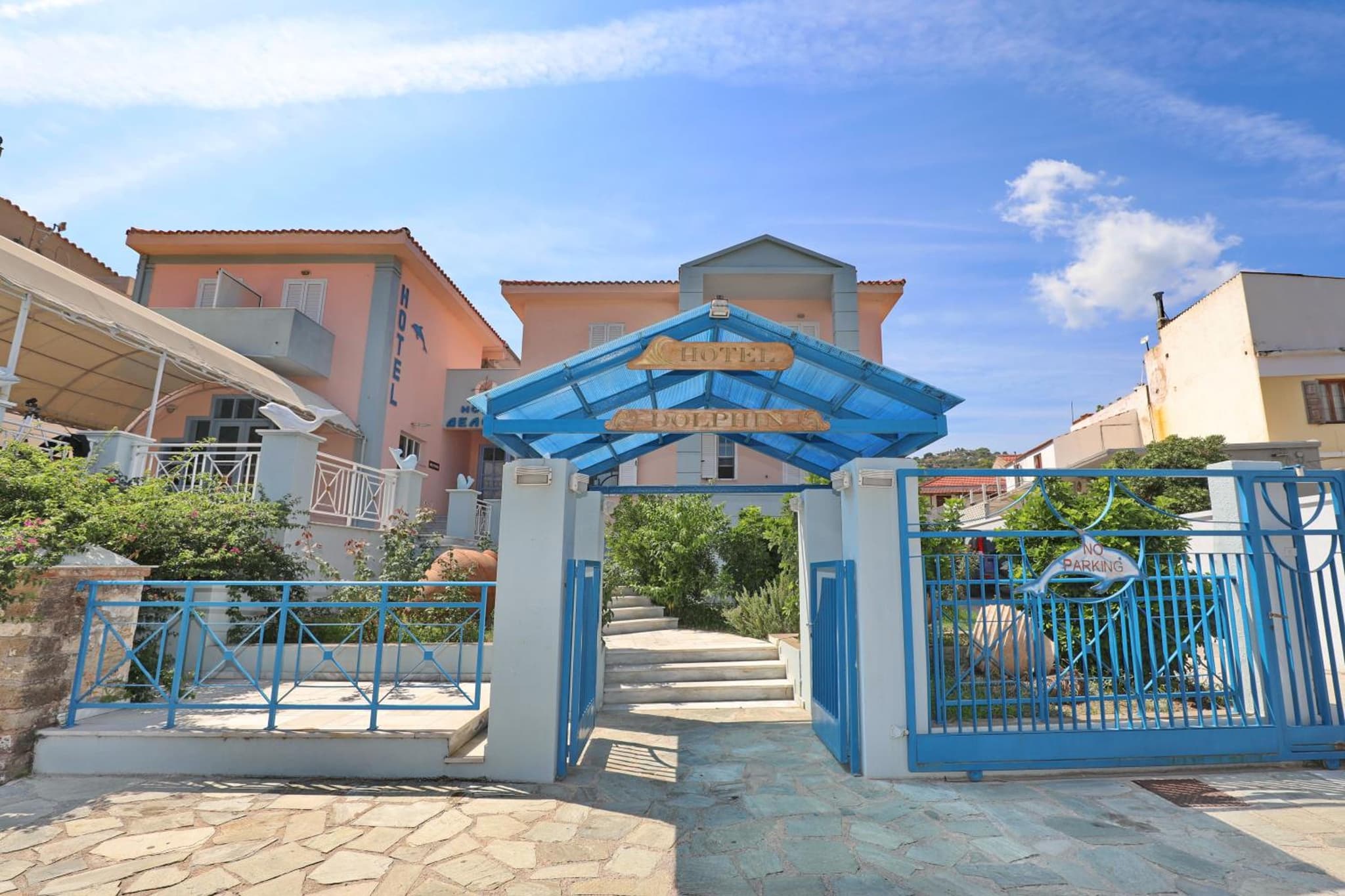 Dolphin Hotel