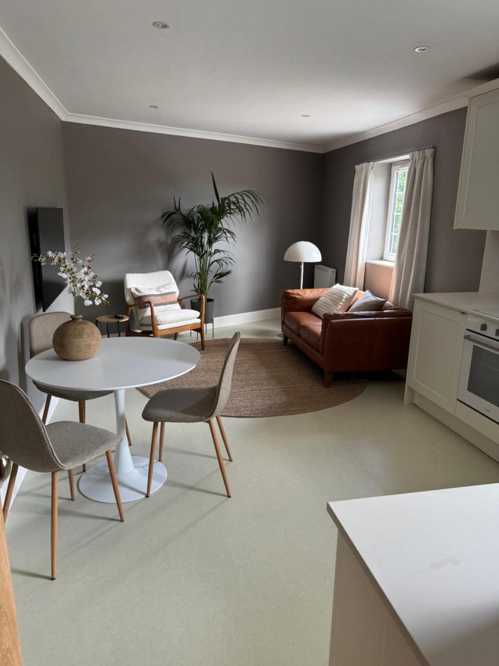 Aaron Glen Guest Apartments