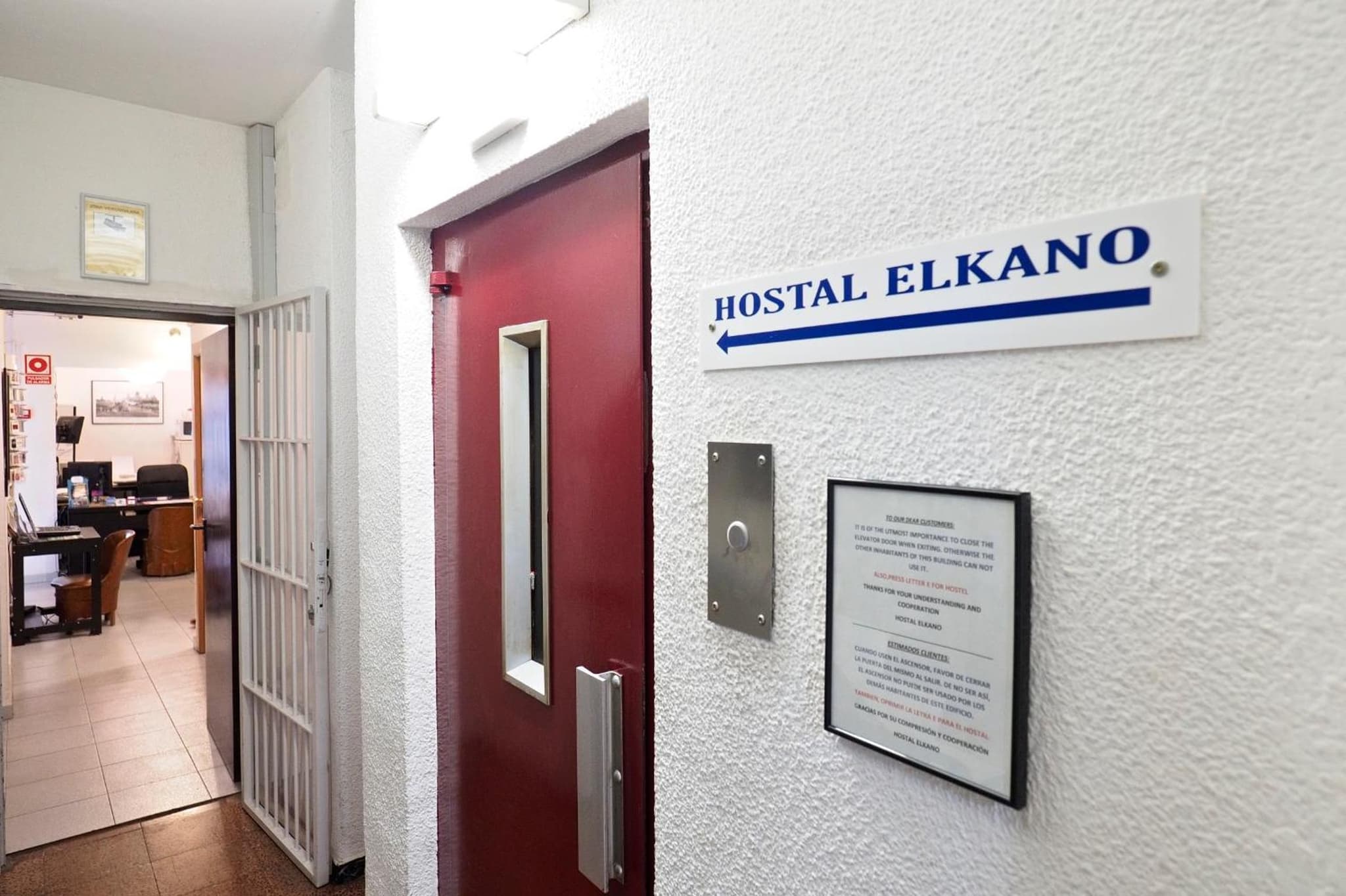 Hostal Elkano photo 2