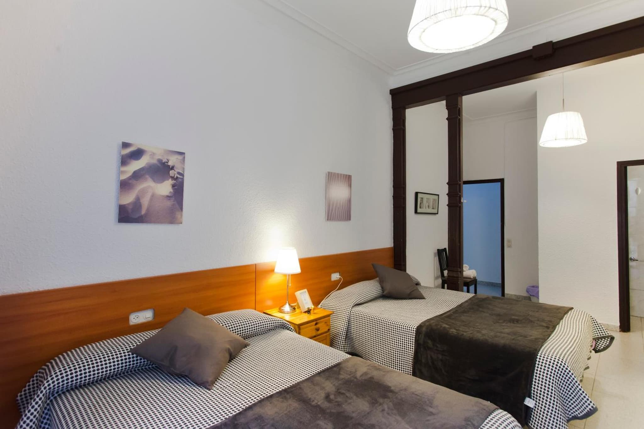 Hostal Dragonflybcn photo 5