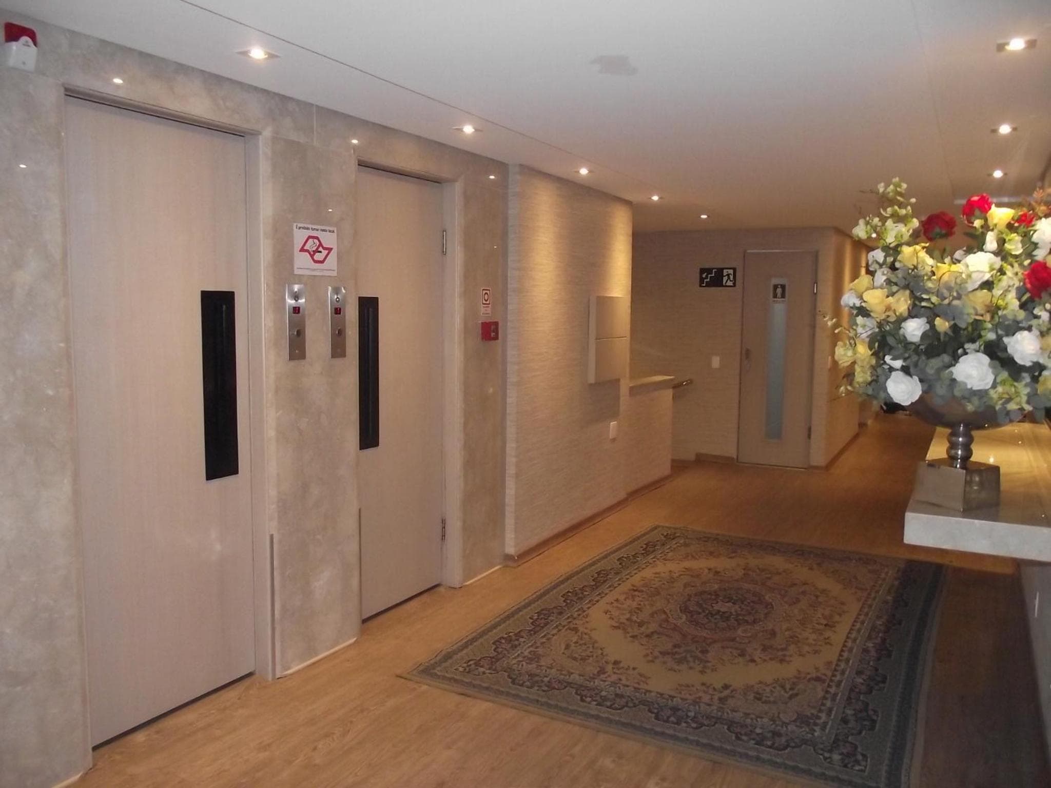 Augustus Plaza Hotel photo 2