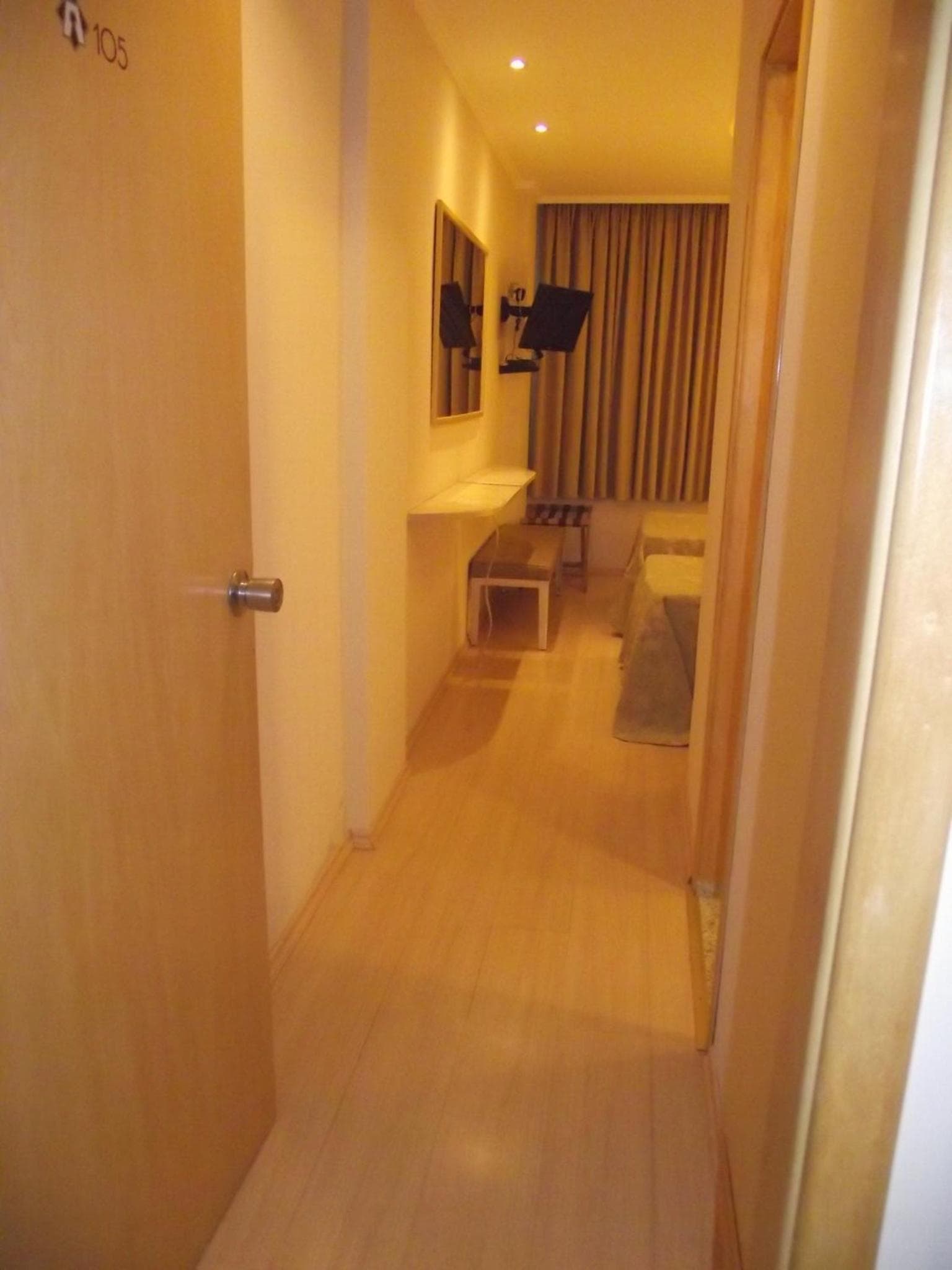 Augustus Plaza Hotel photo 9