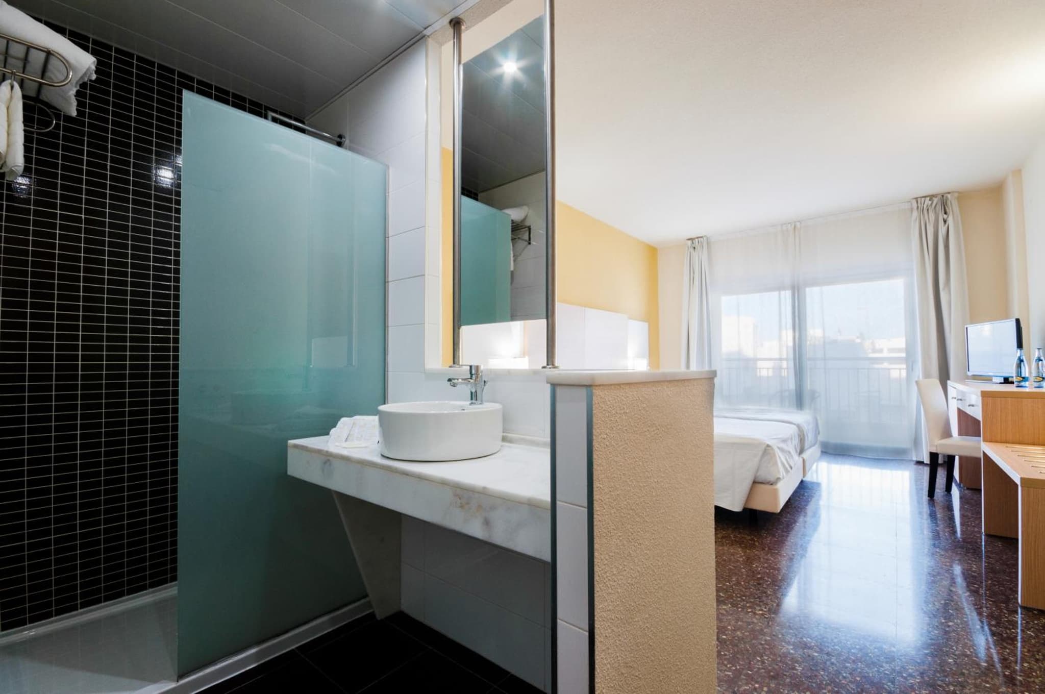 Hotel Fontana Plaza photo 4