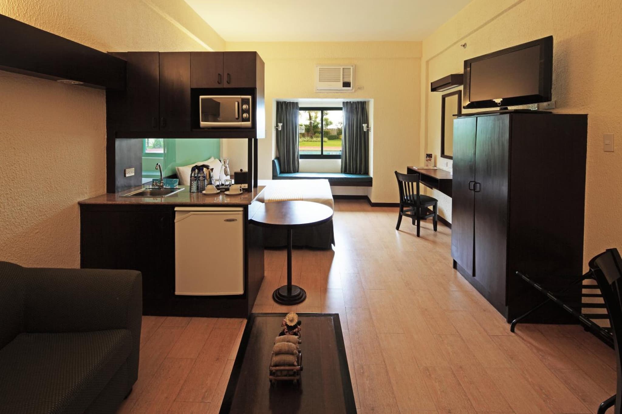 Microtel by Wyndham Cabanatuan photo 8