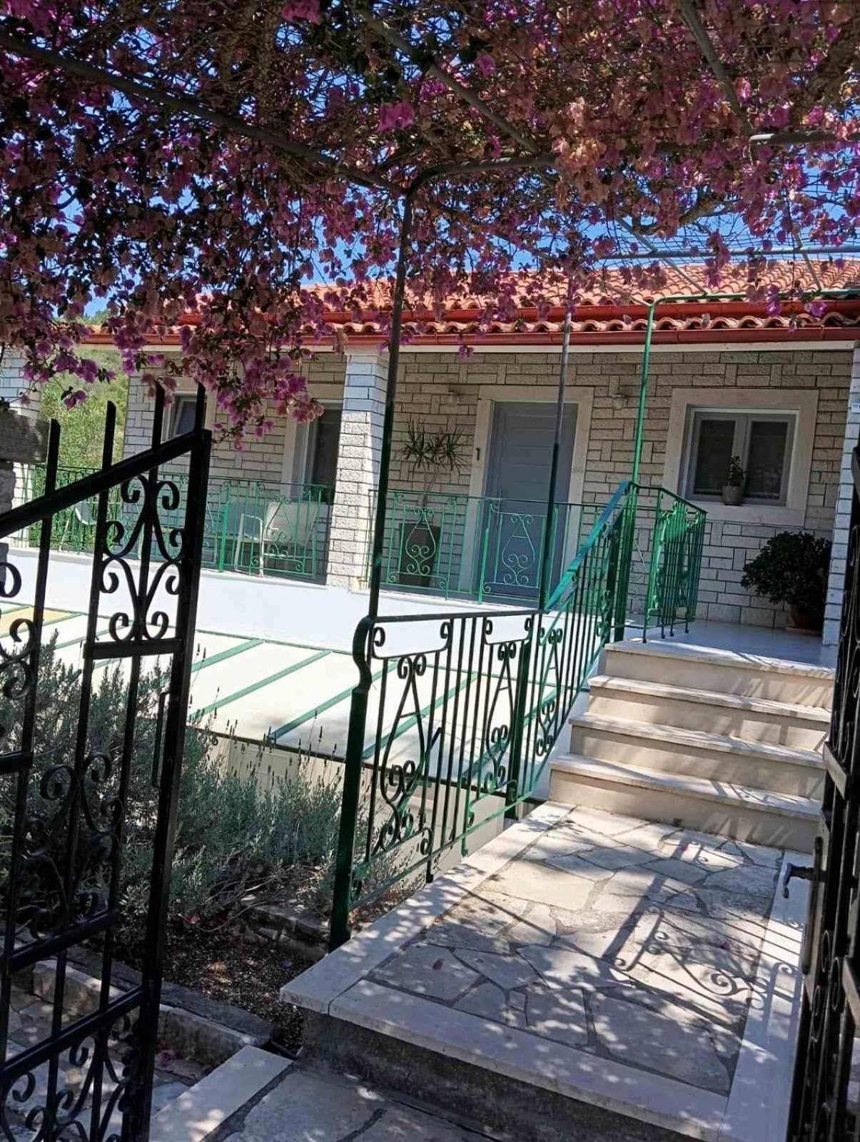 Paxos Rock Apartments