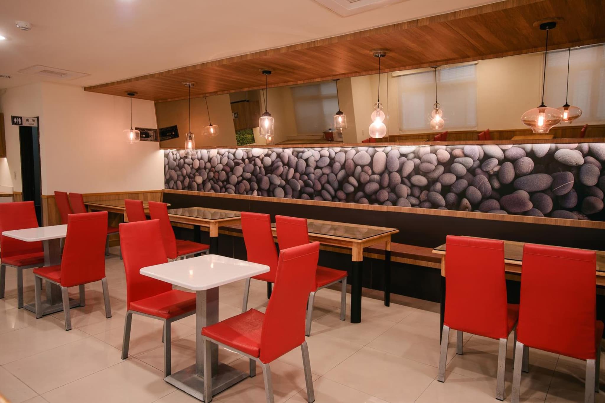KIWI-Taichung Station Branch 1 photo 8
