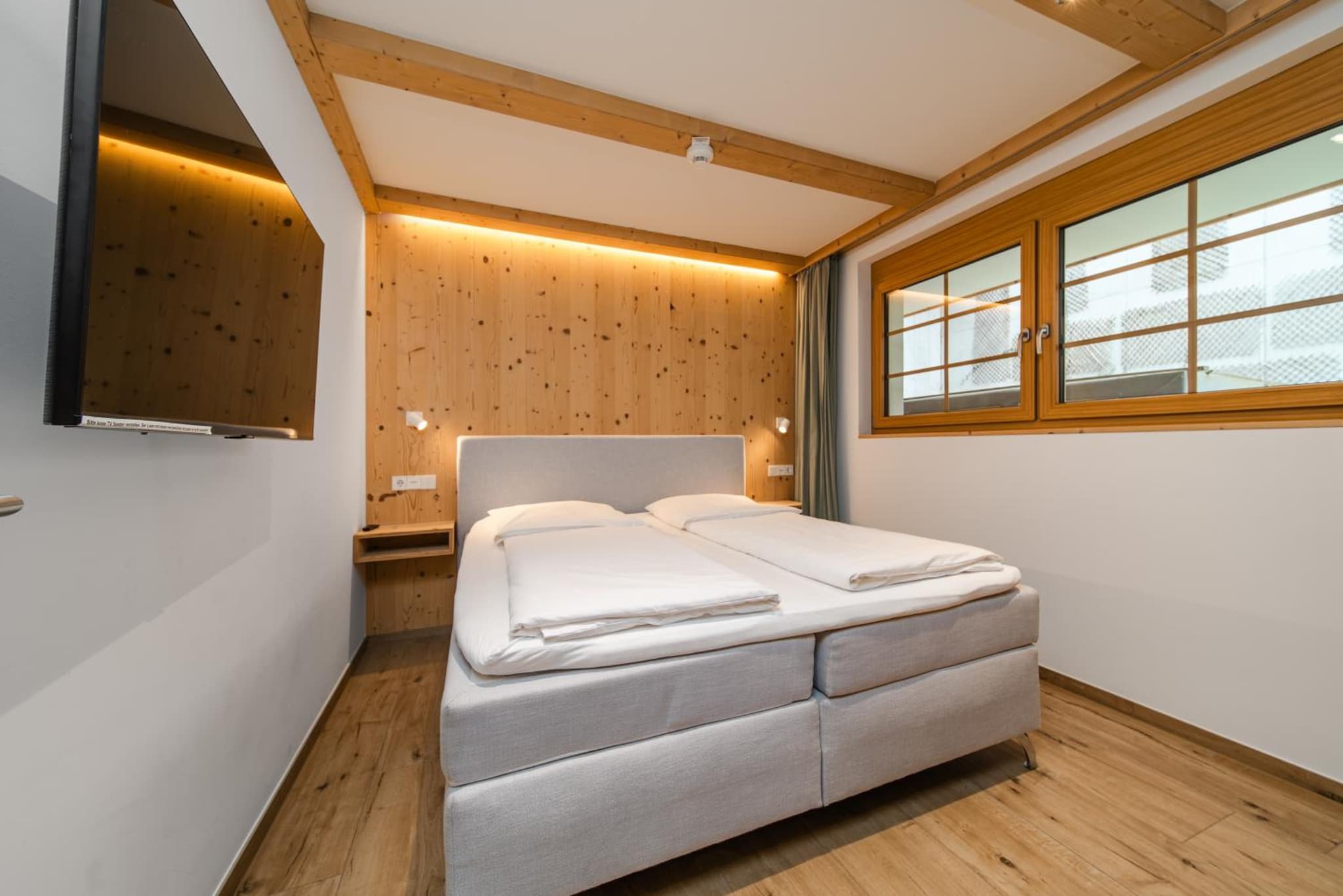 SCHWARZENBACH - Apartments & Rooftop Pool photo 7
