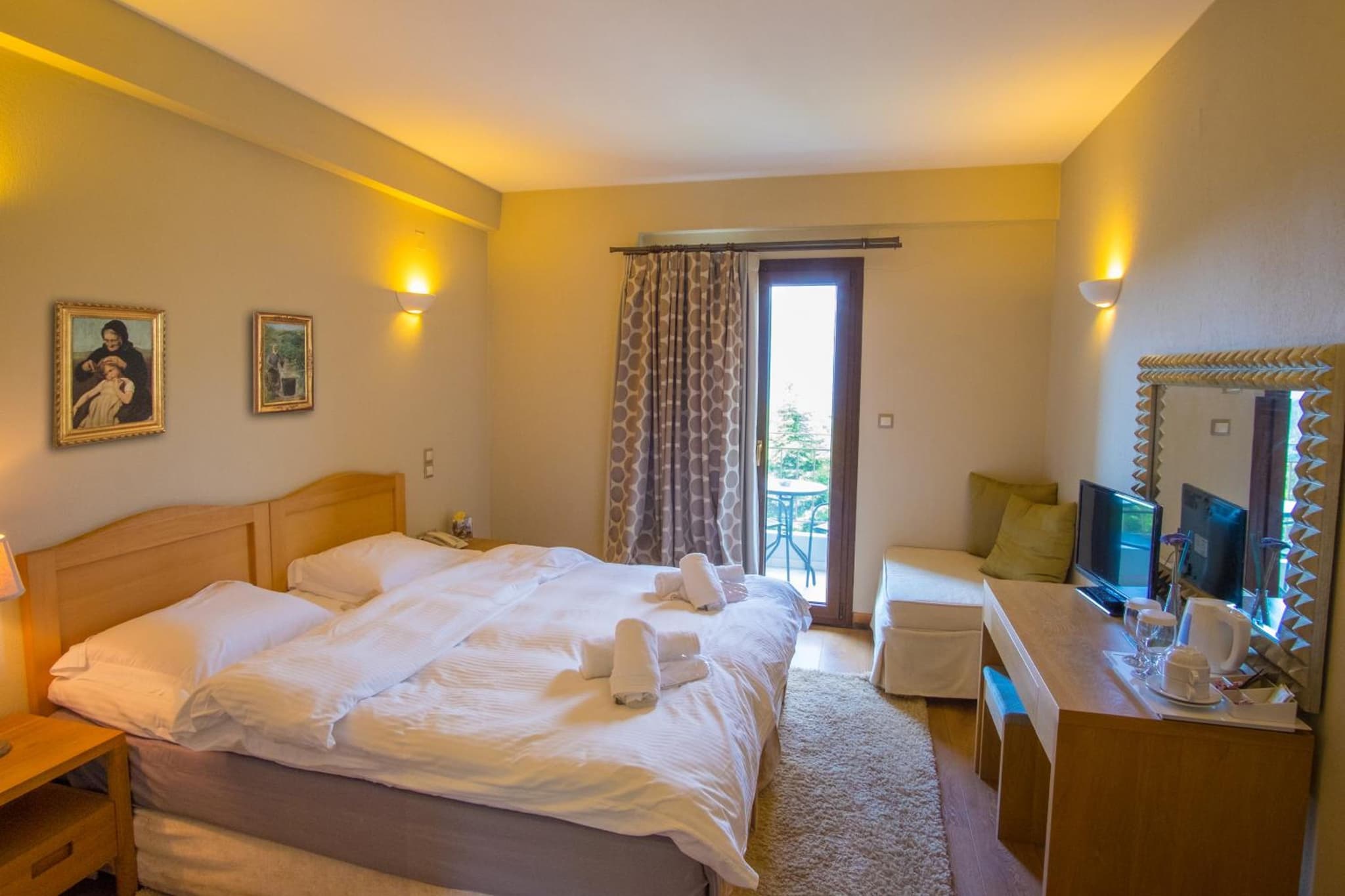 Anavasi Mountain Resort photo 4