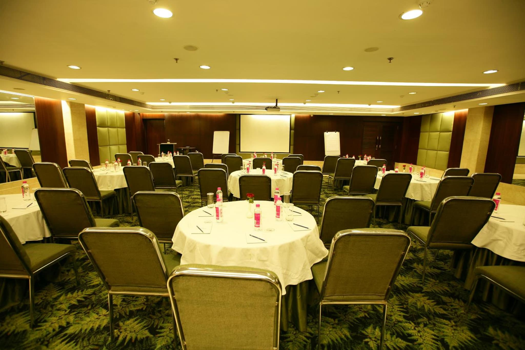 Muse Sarovar Portico Nehru Place photo 8