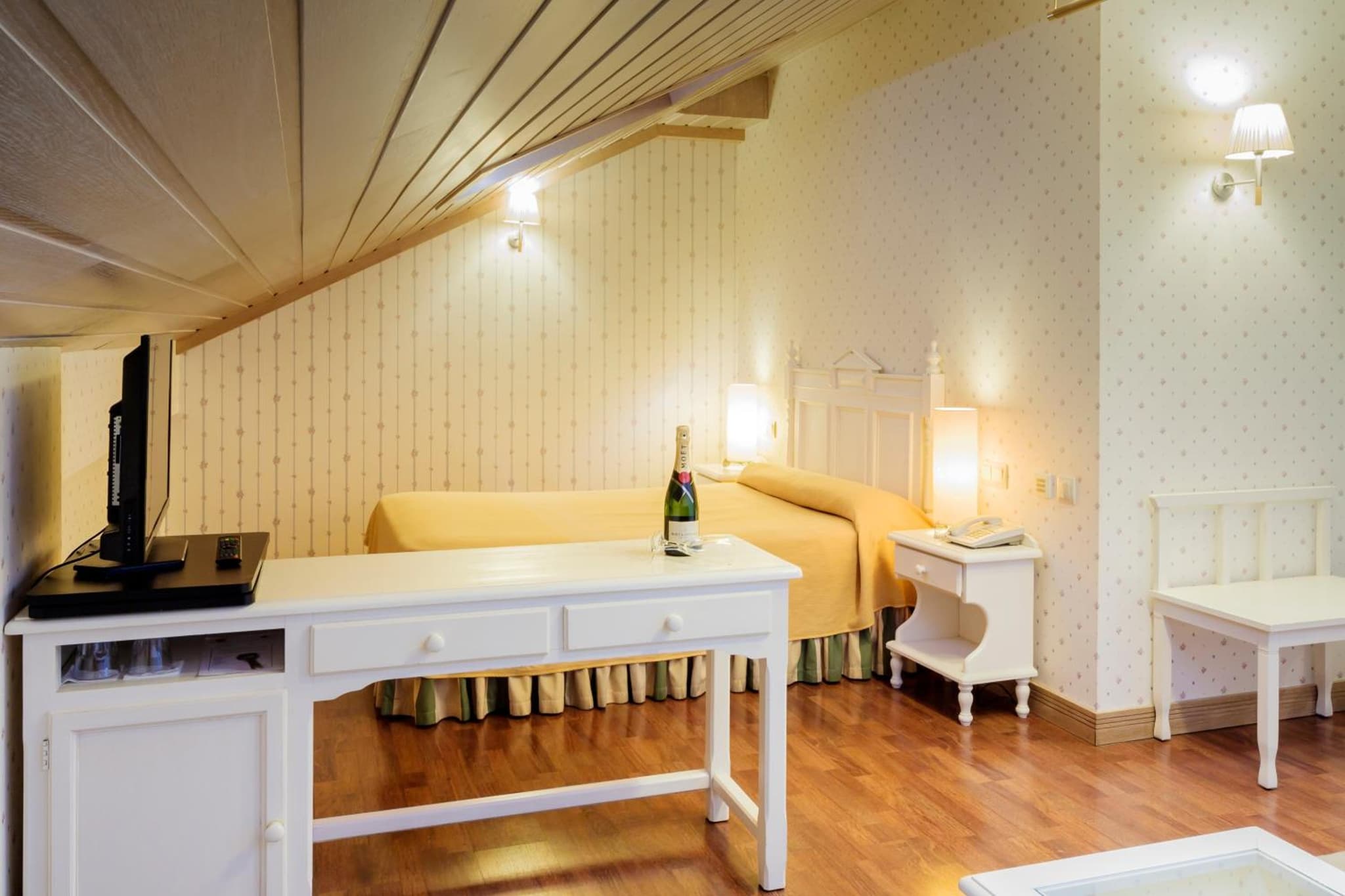 Hotel Azofra photo 4