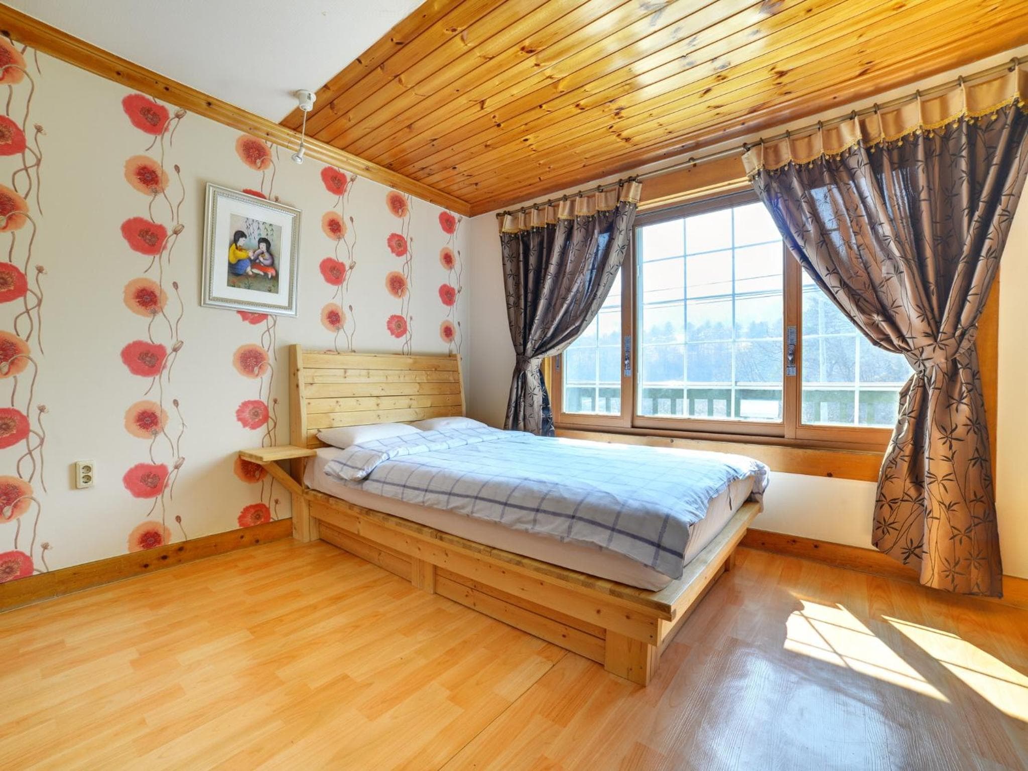 White Cabin photo 4