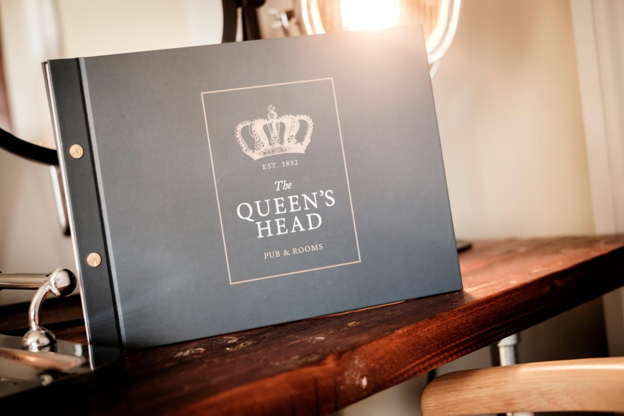 The Queen's Head photo 6