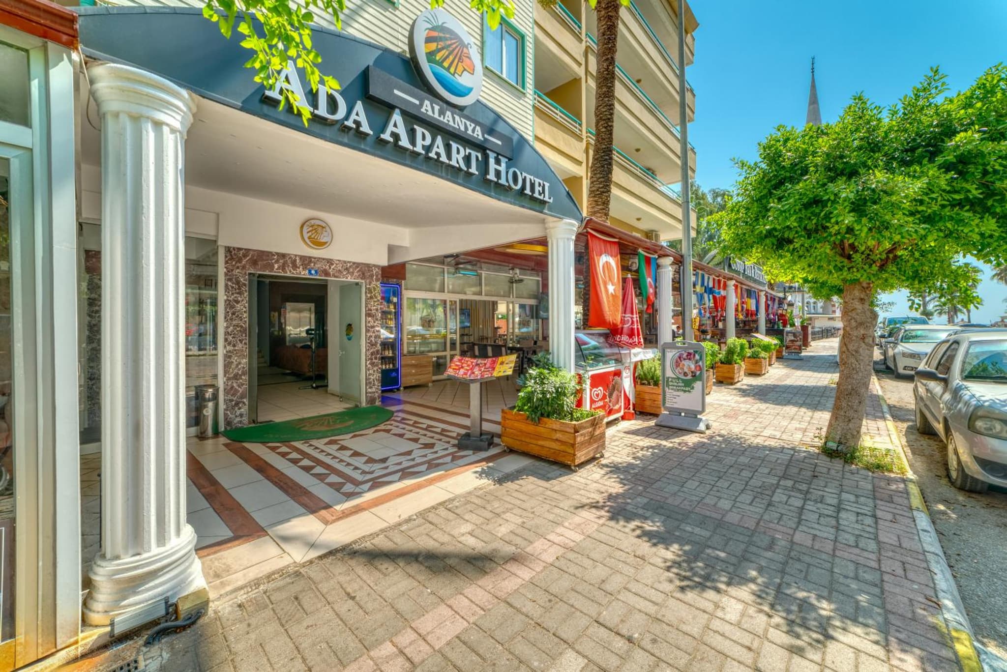 Cleopatra Ada Apart photo 6