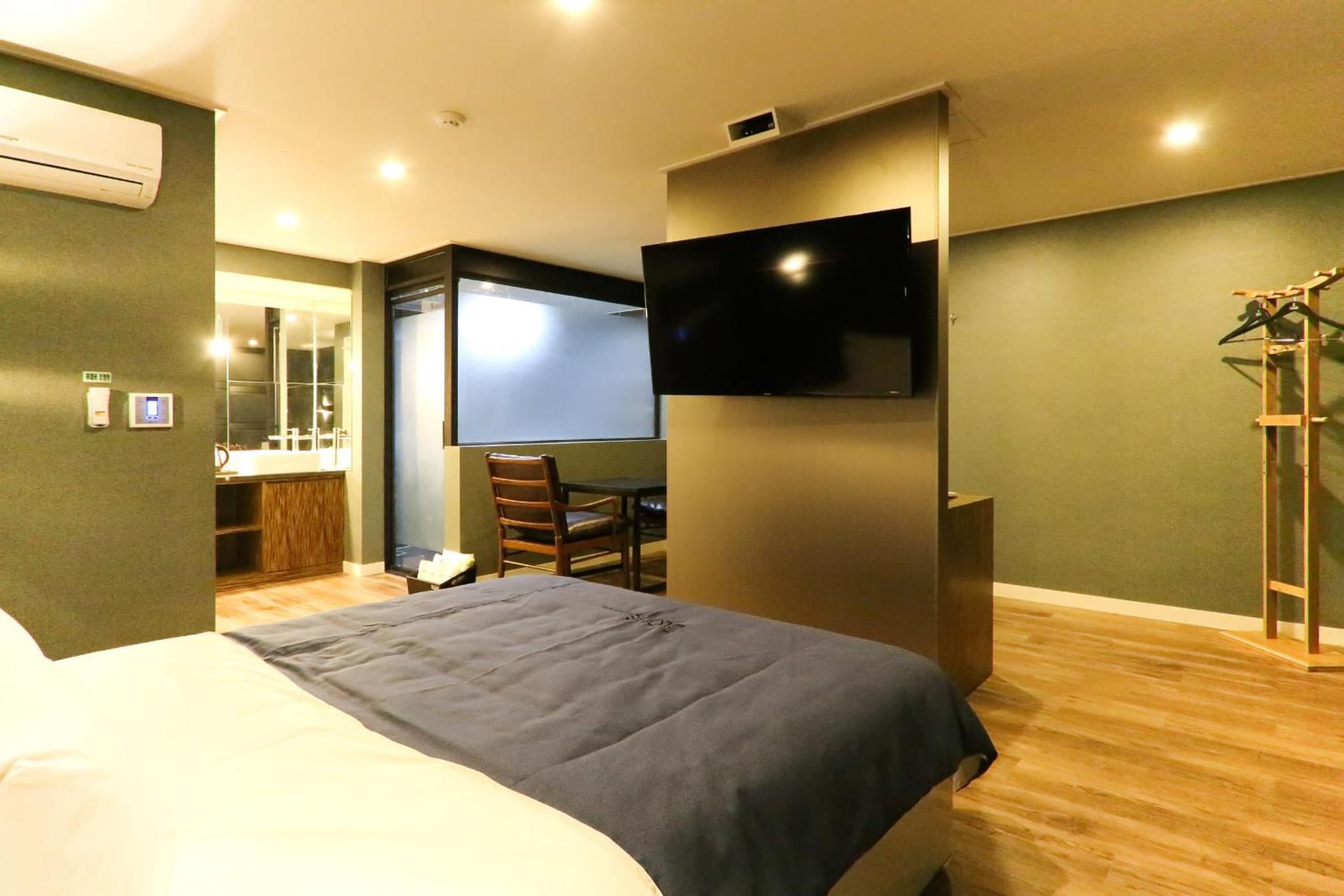 Louis Hotel photo 8