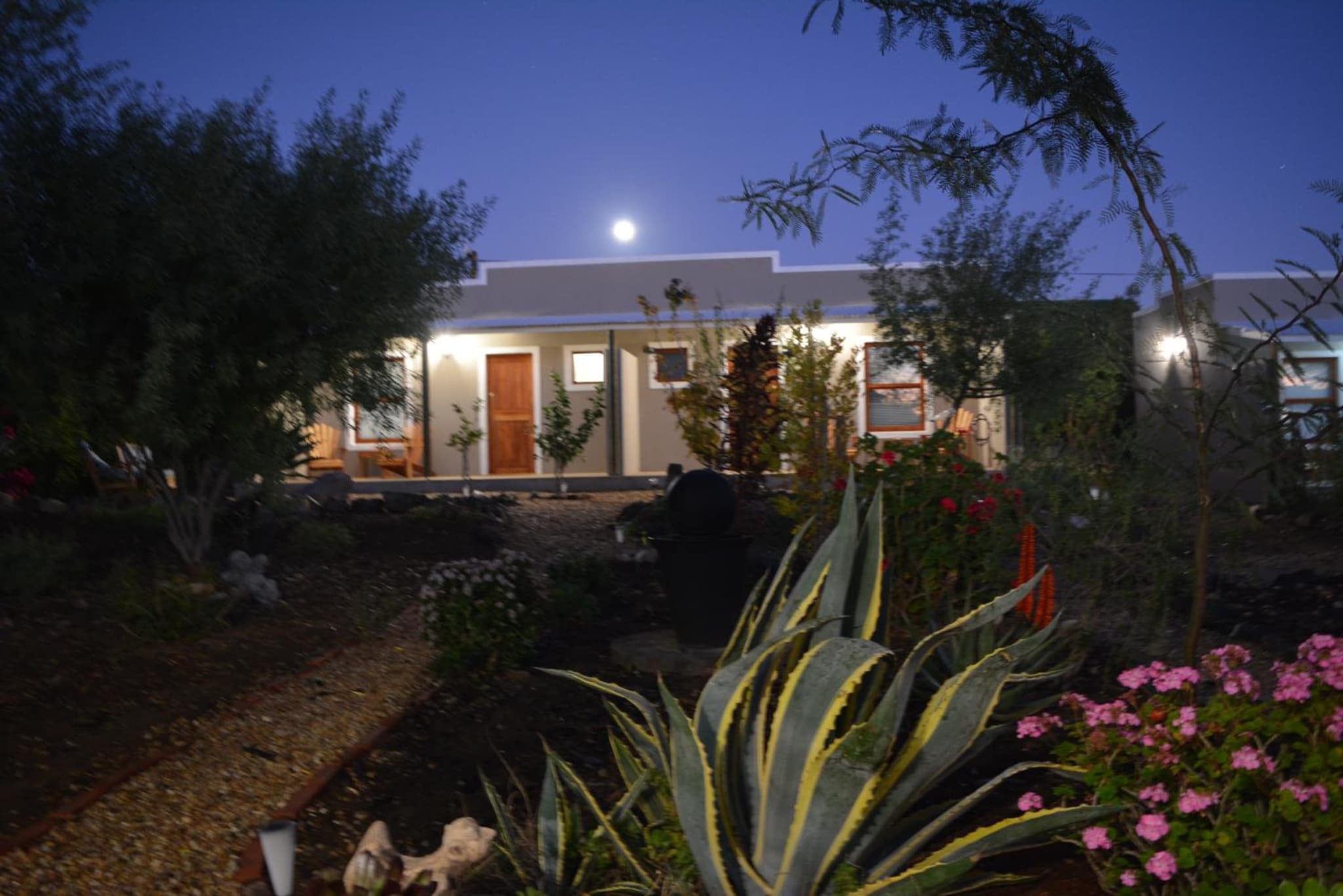 Travellers Rest photo 2