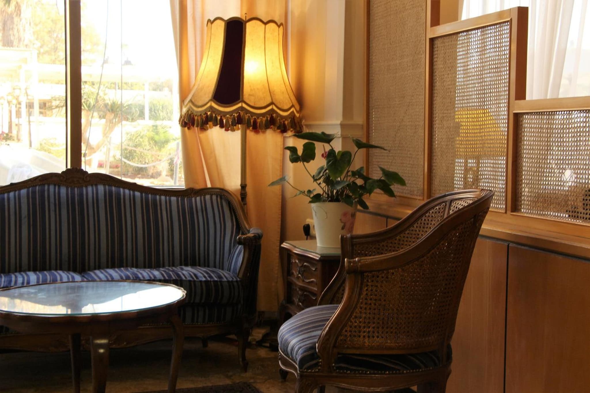 The Seasons Hotel -Studio & Suite photo 3