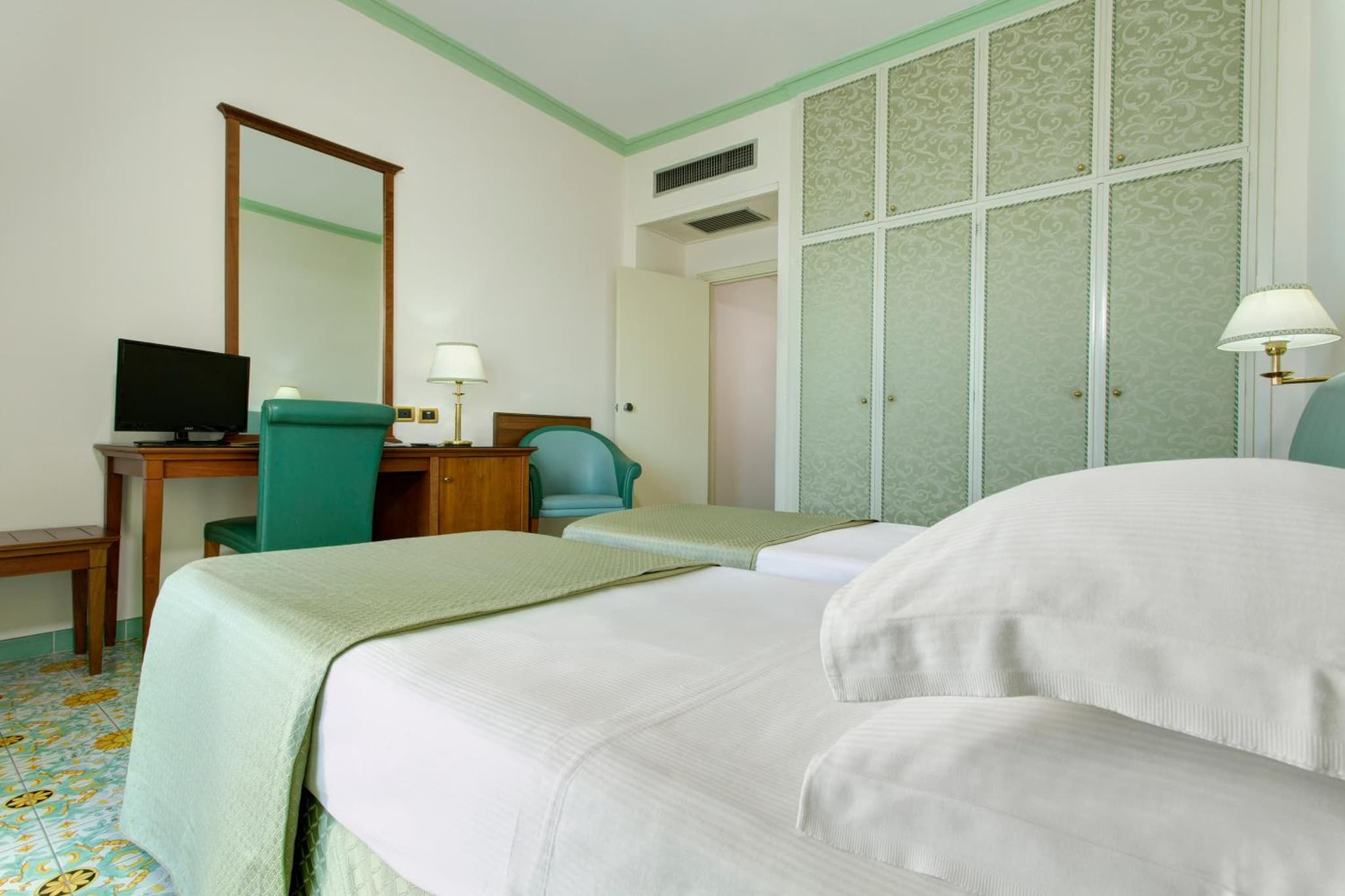 Lloyd's Baia Hotel photo 4