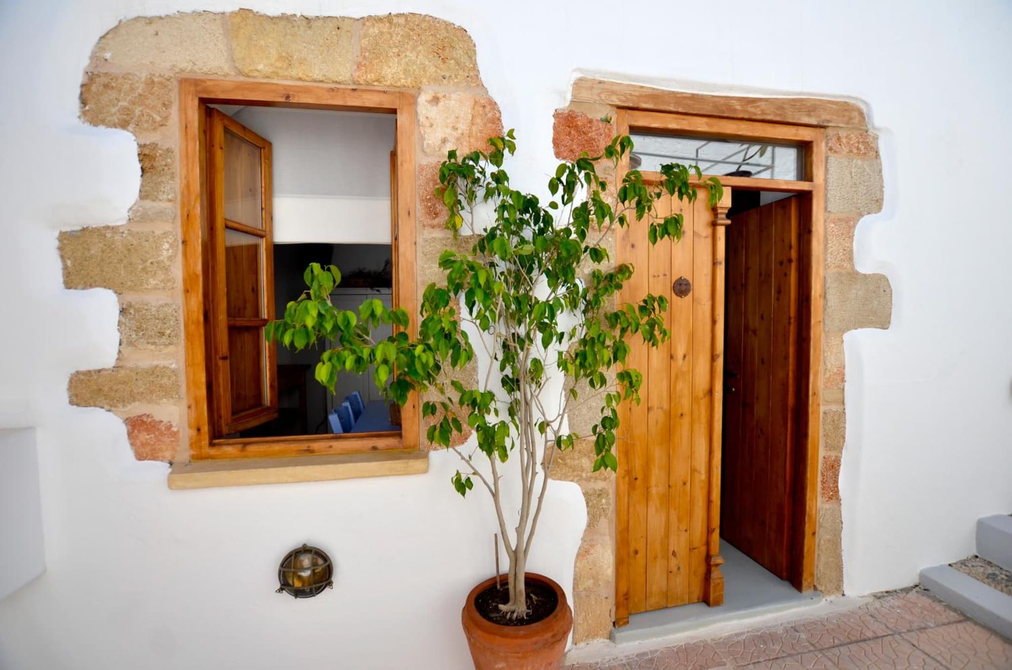 Lindos Esel Suites