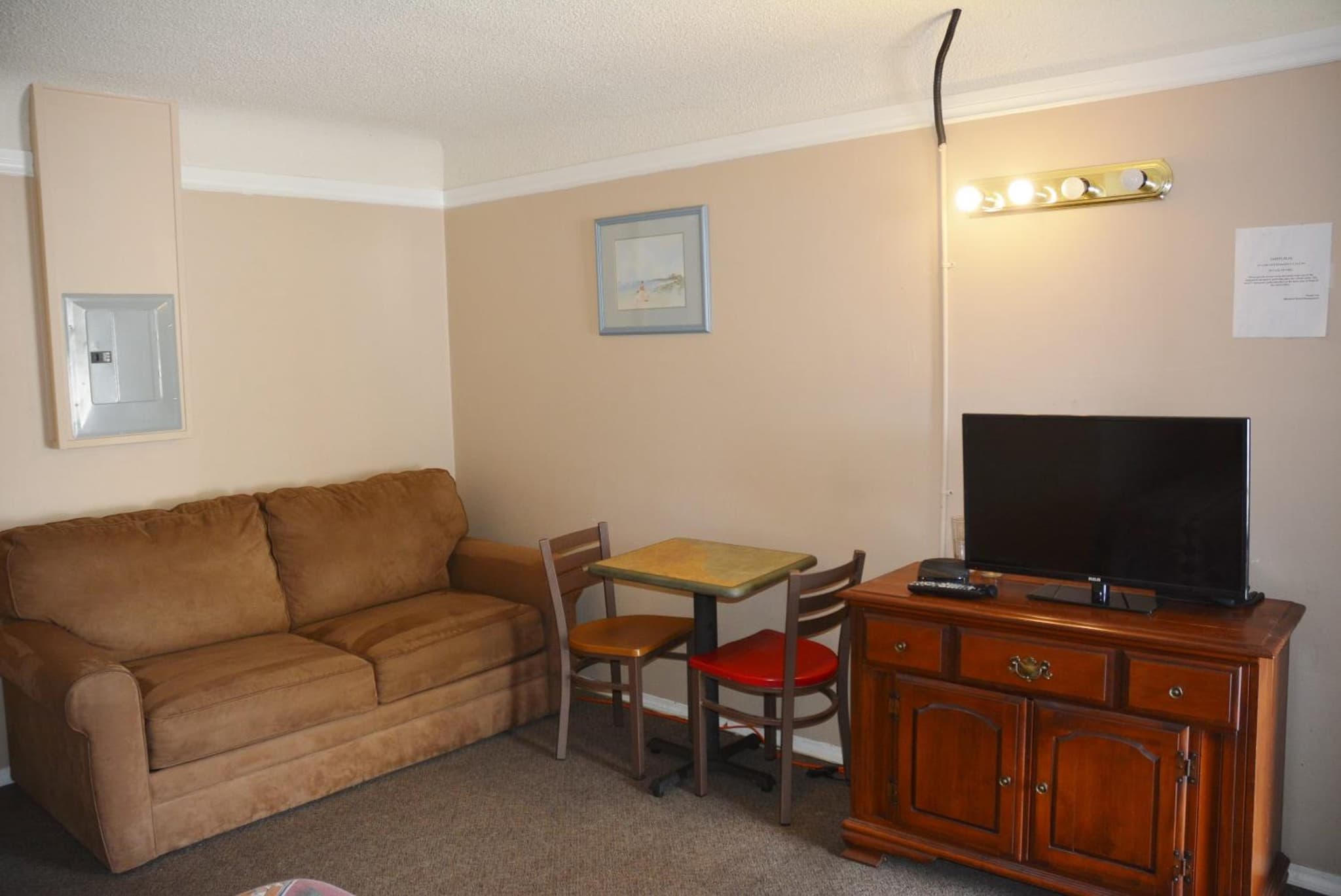 Bluebird Motel photo 5
