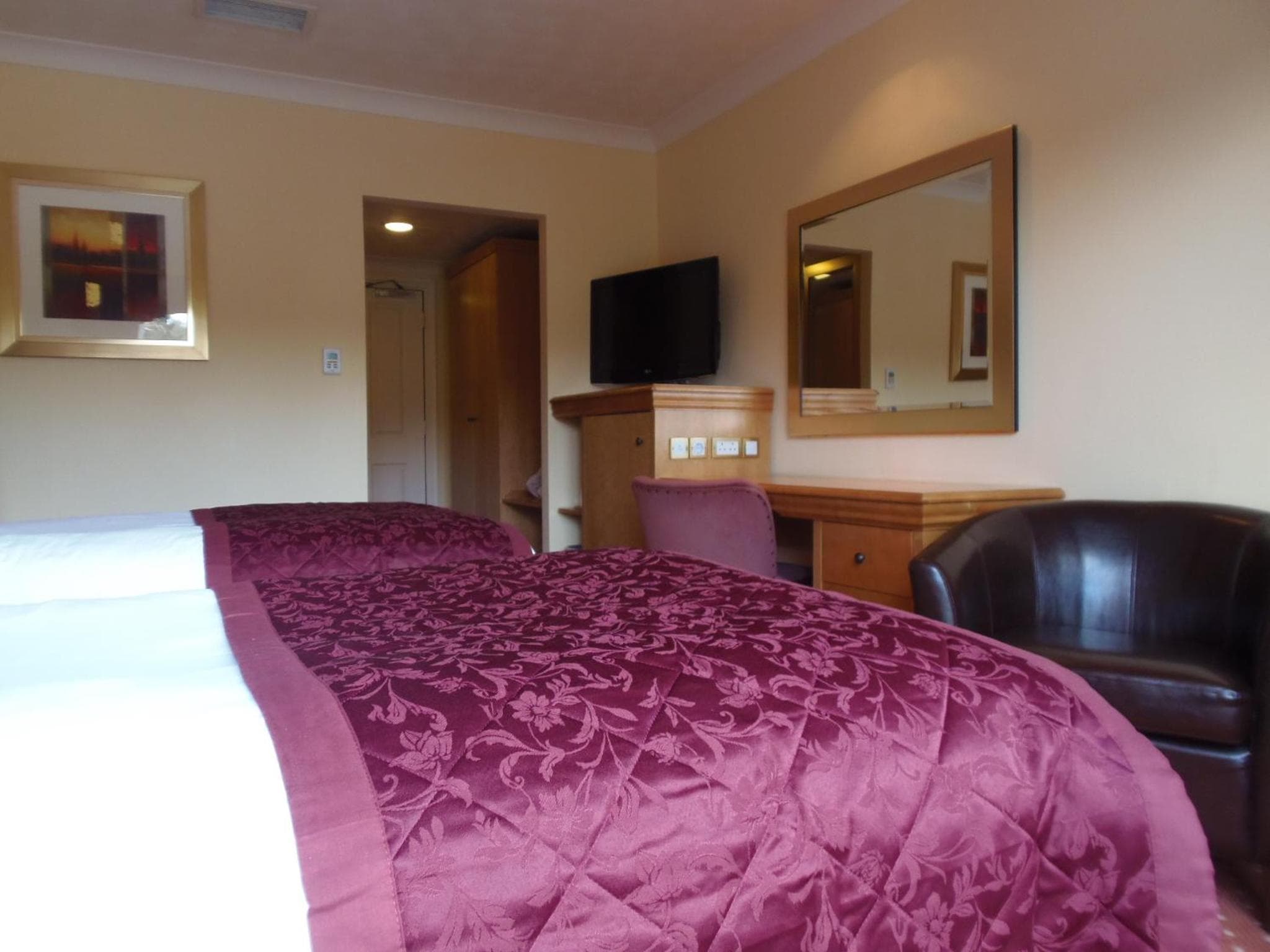 Lakeside International Hotel photo 3