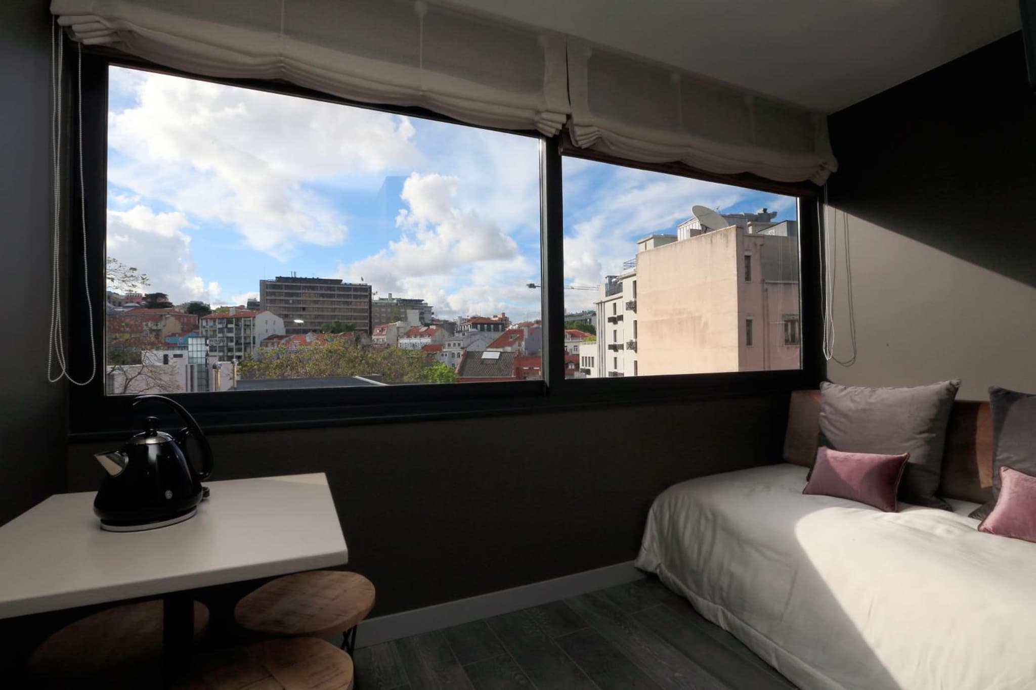Charm Flats photo 2