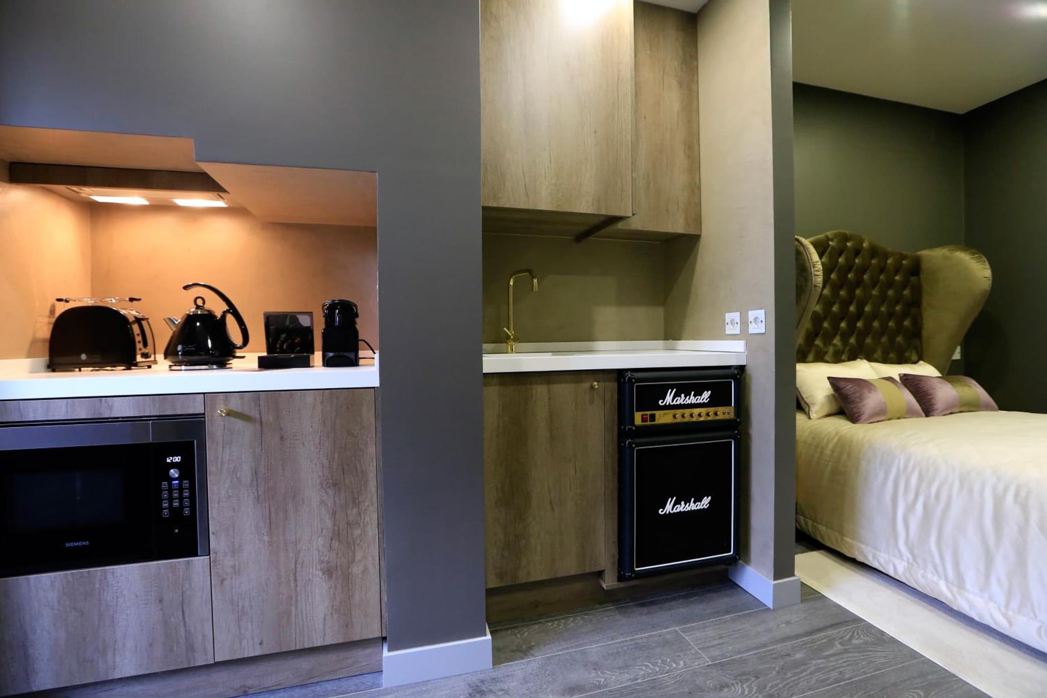 Charm Flats photo 5