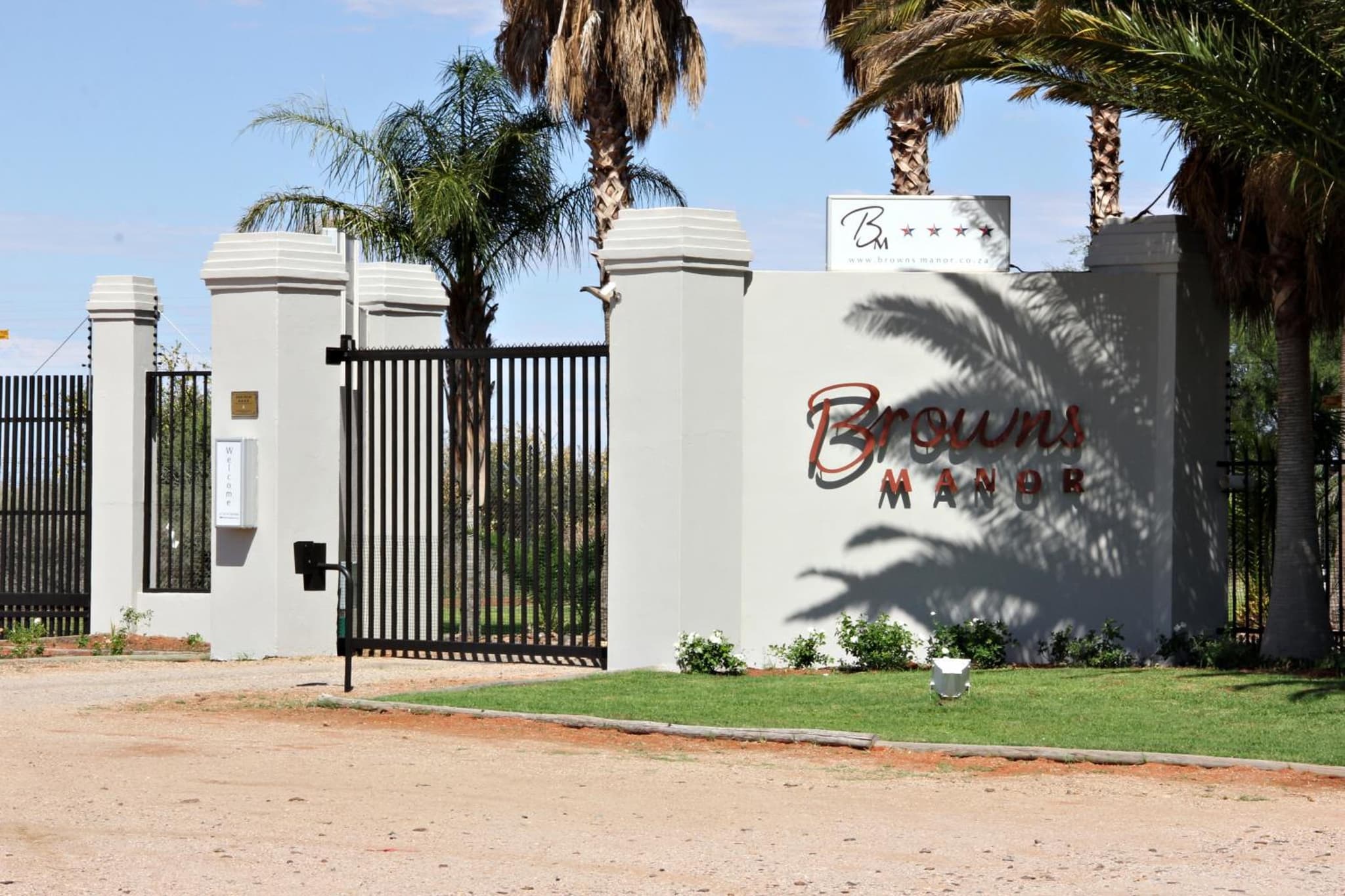 Browns Manor