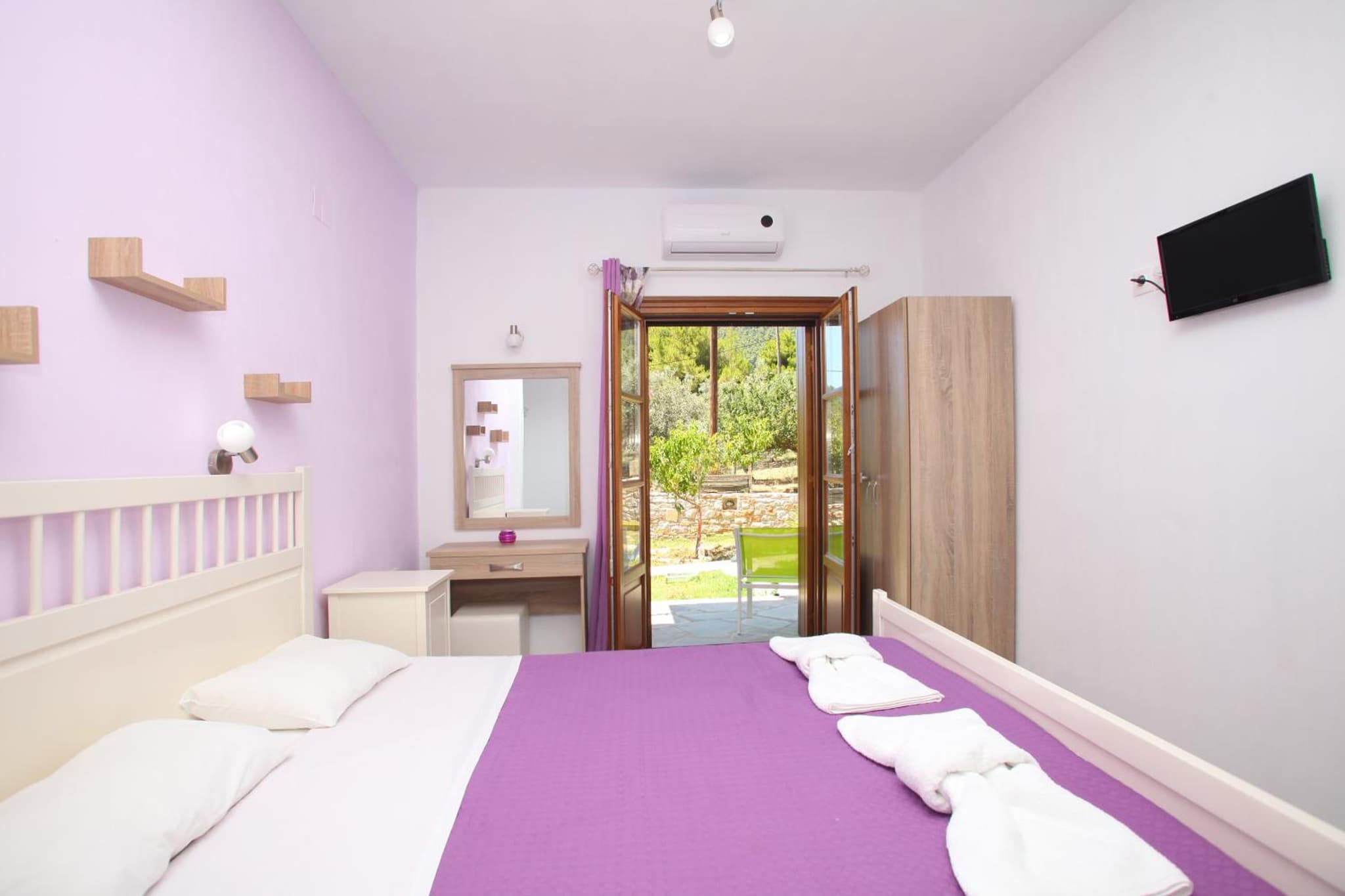 Sklavos Studios skopelos photo 3