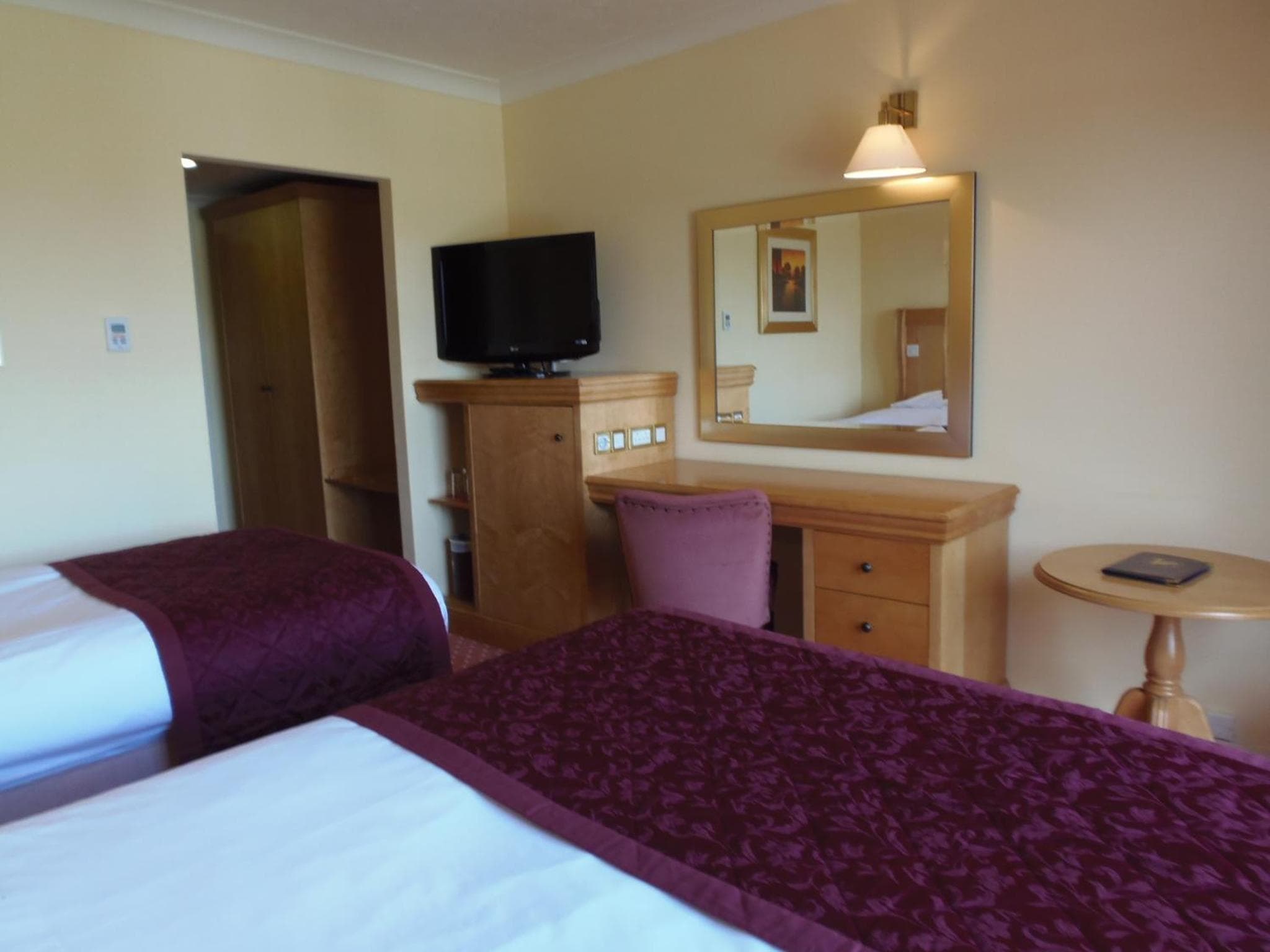 Lakeside International Hotel photo 4